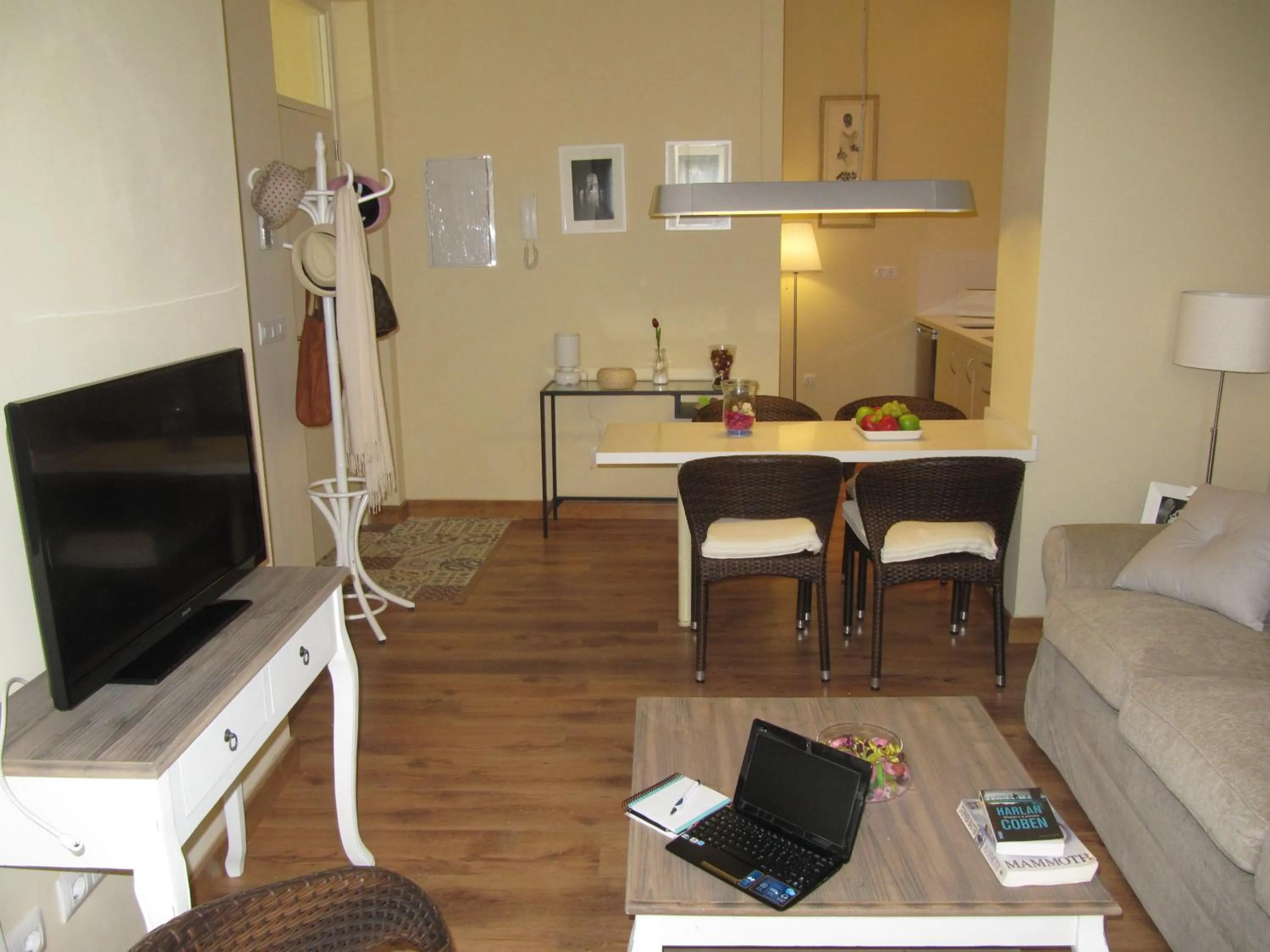 Seating area in Life Apartments San Vicente