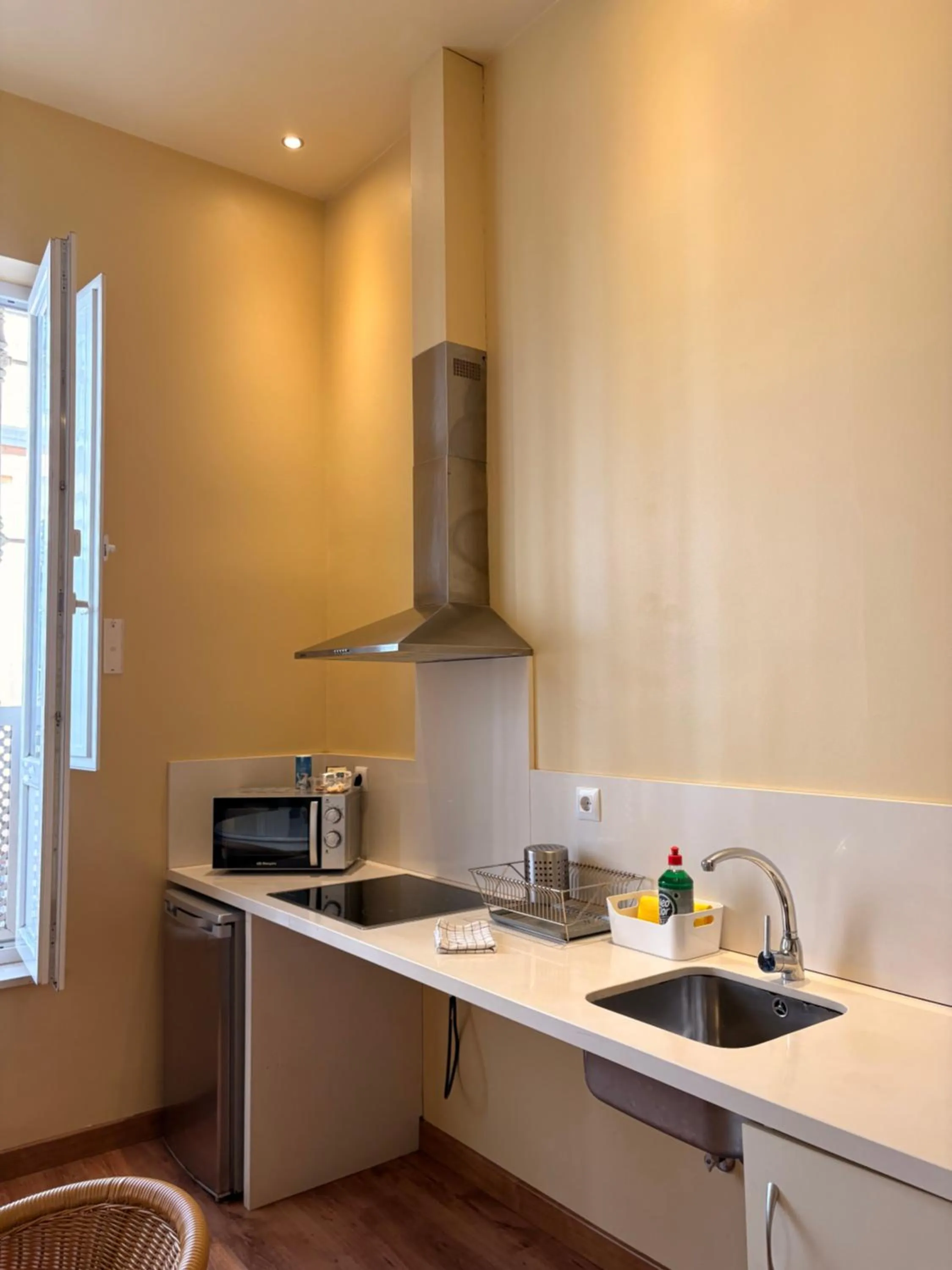 Kitchen or kitchenette in Life Apartments San Vicente
