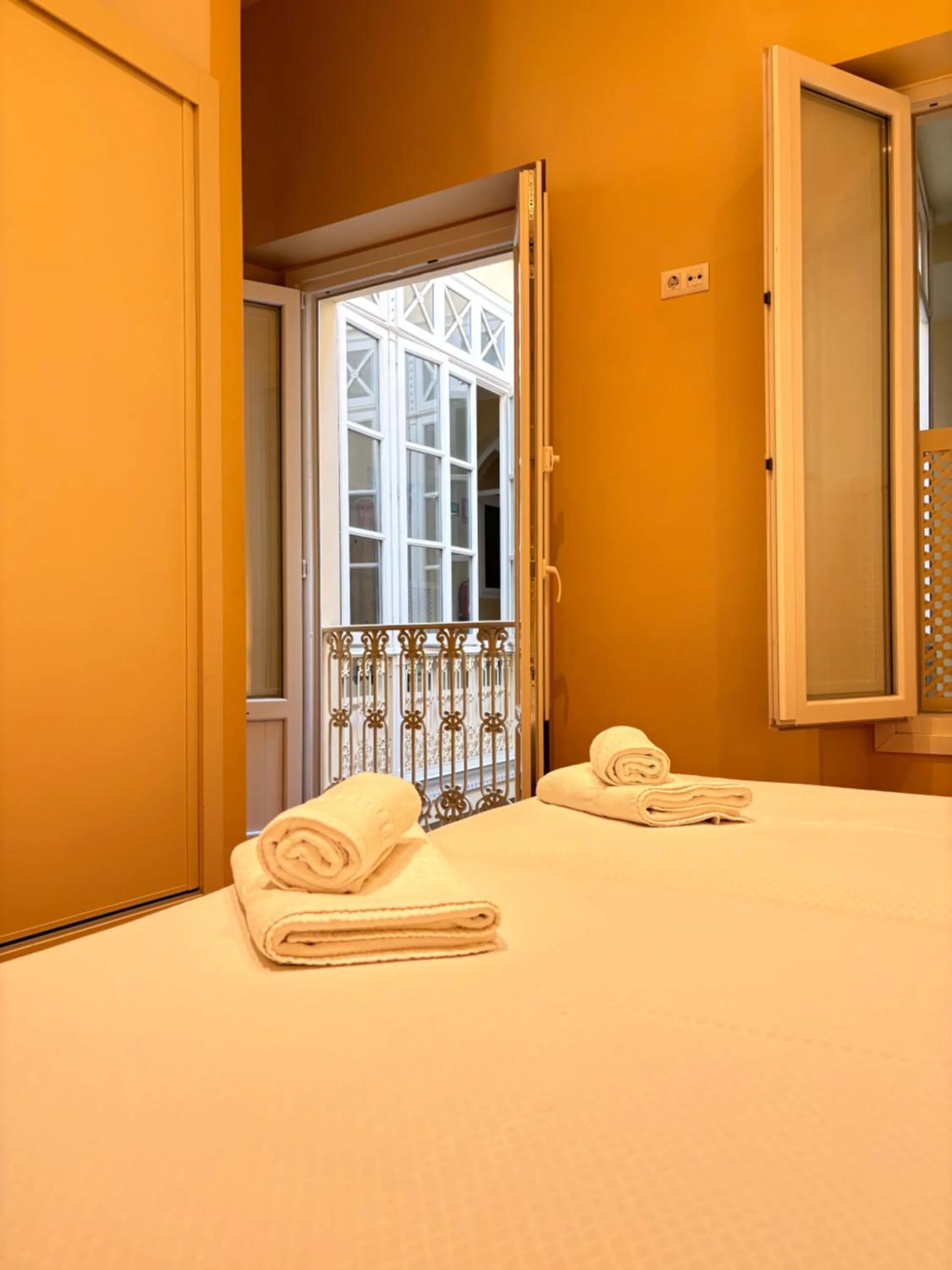 Photo of the whole room, Bed in Life Apartments San Vicente