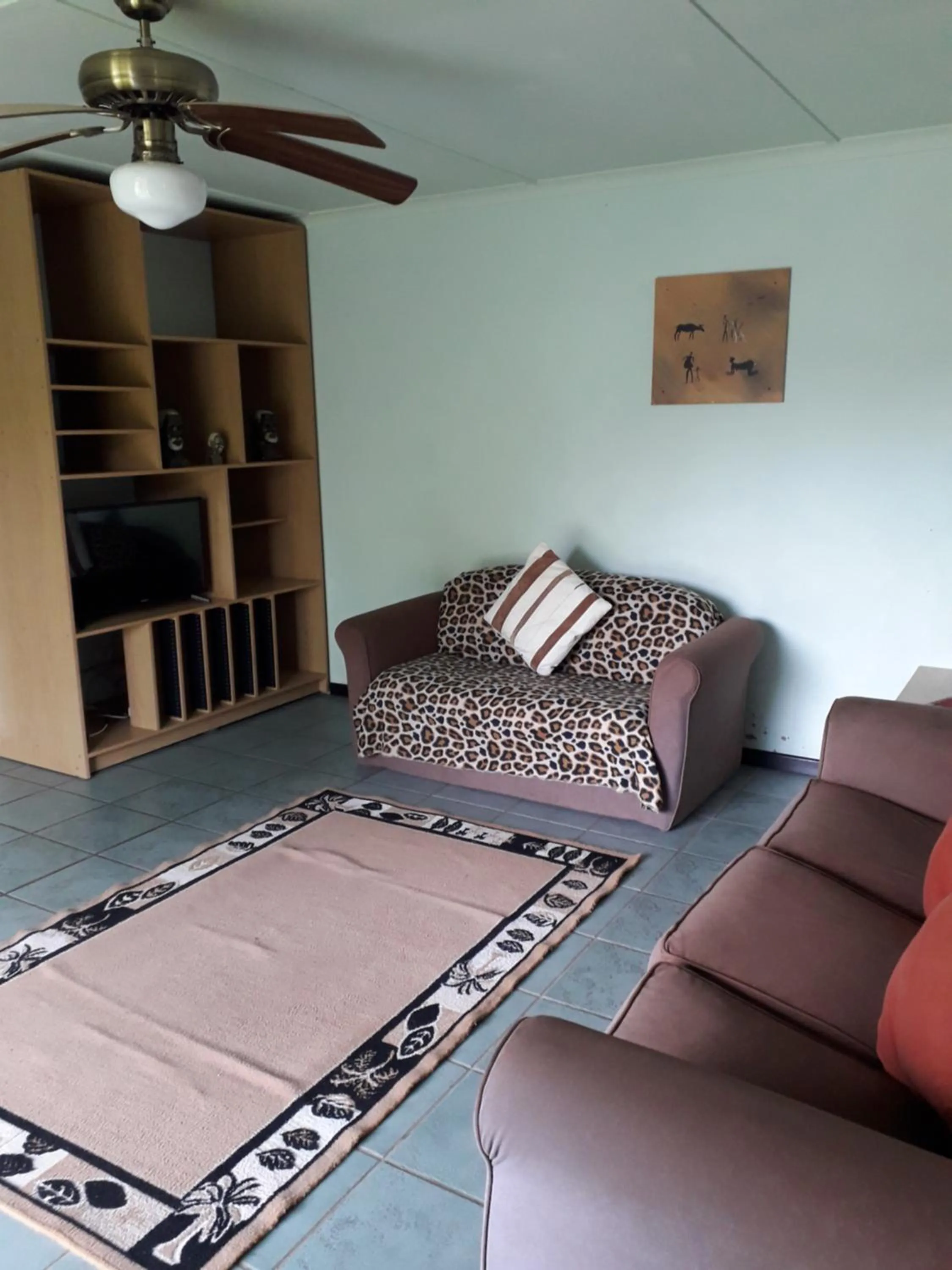 Living room in Thornycroft Lodge