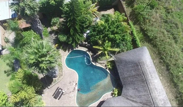 Swimming pool in Thornycroft Lodge