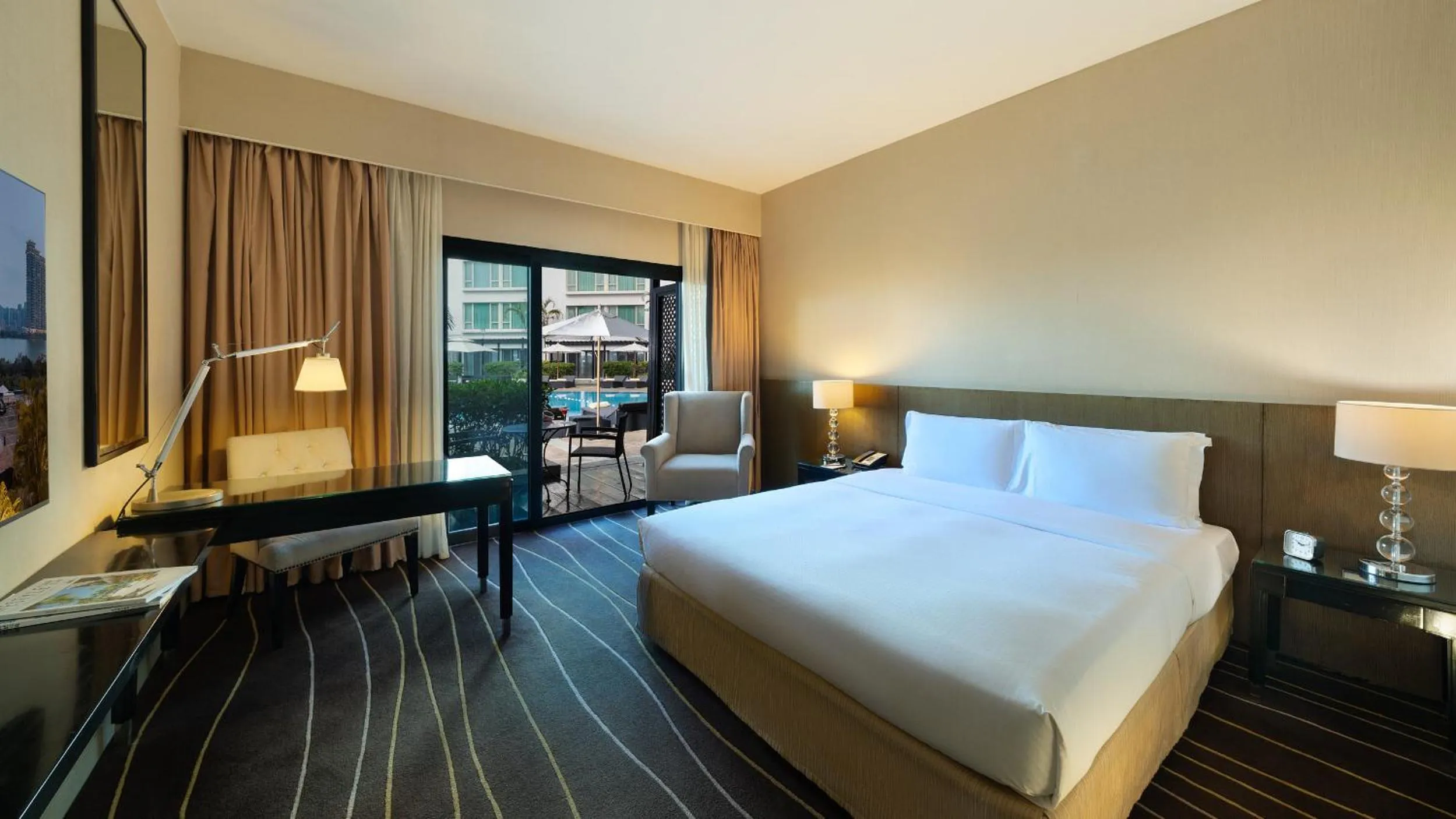 Photo of the whole room, Bed in Marco Polo Xiamen