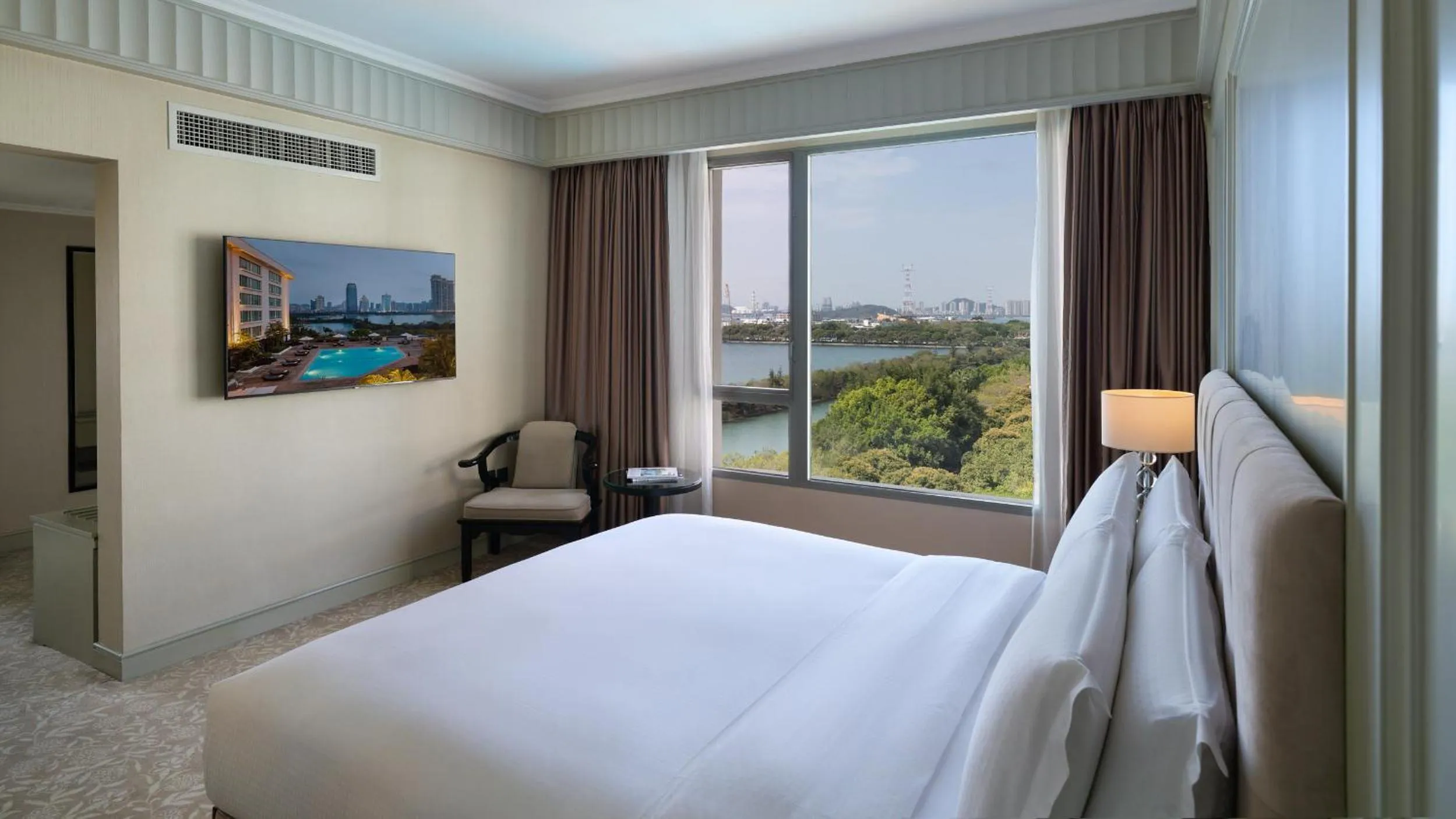 Lake view, Bed in Marco Polo Xiamen