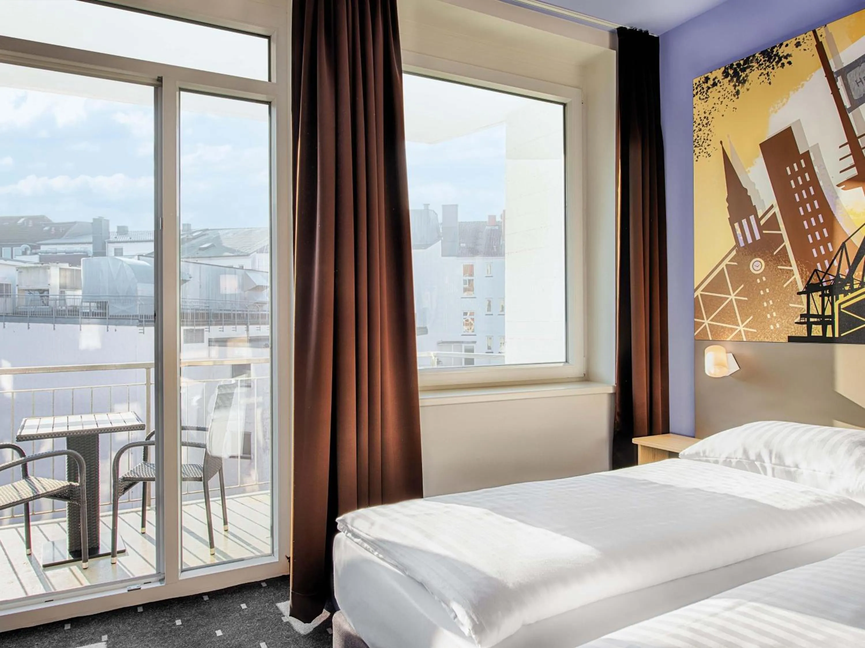 Photo of the whole room, Bed in B&B Hotel Kiel-Holstenbrücke