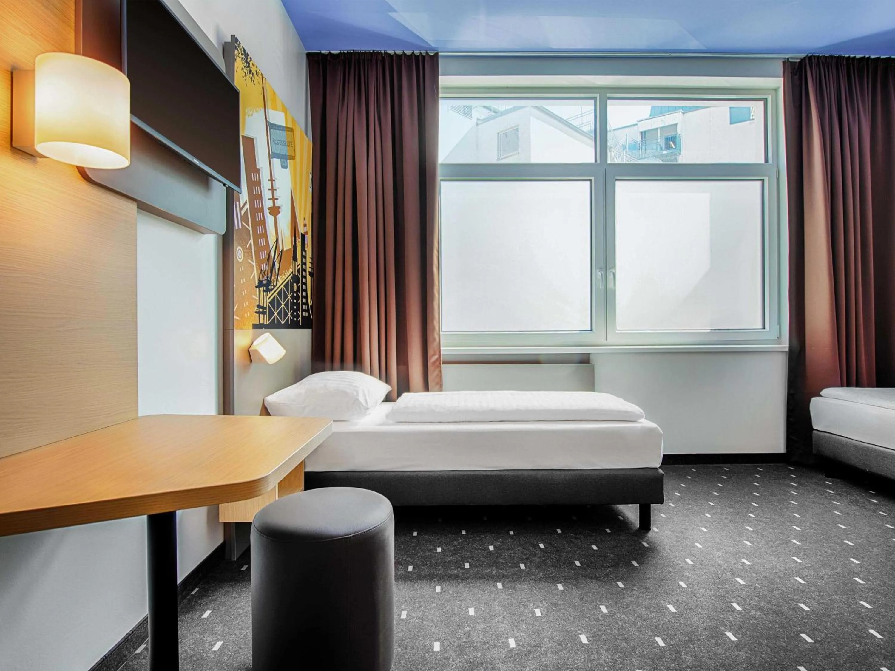 Spa and wellness centre/facilities, Bed in B&B Hotel Kiel-Holstenbrücke