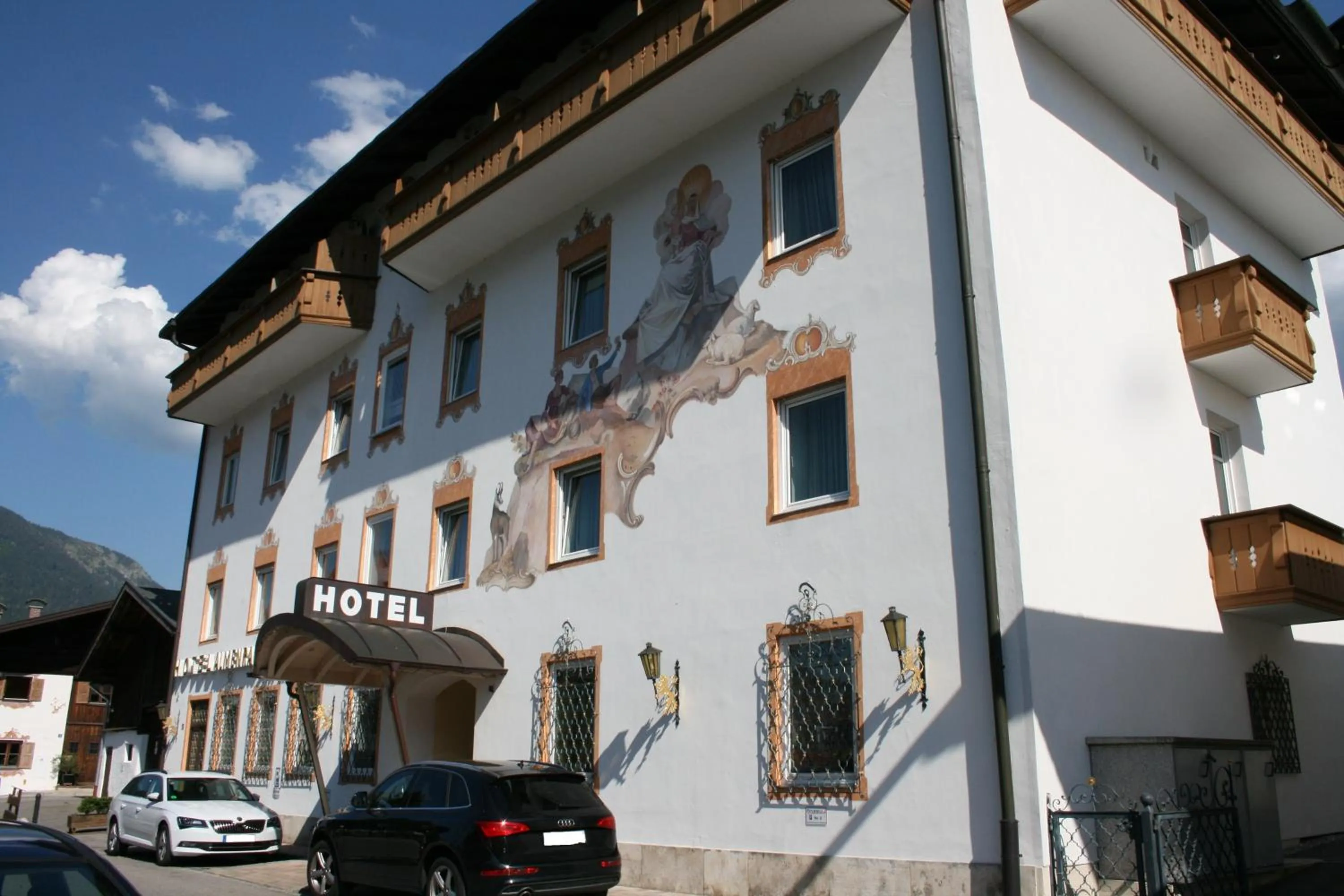 Facade/entrance in Hotel garni Almenrausch und Edelweiss