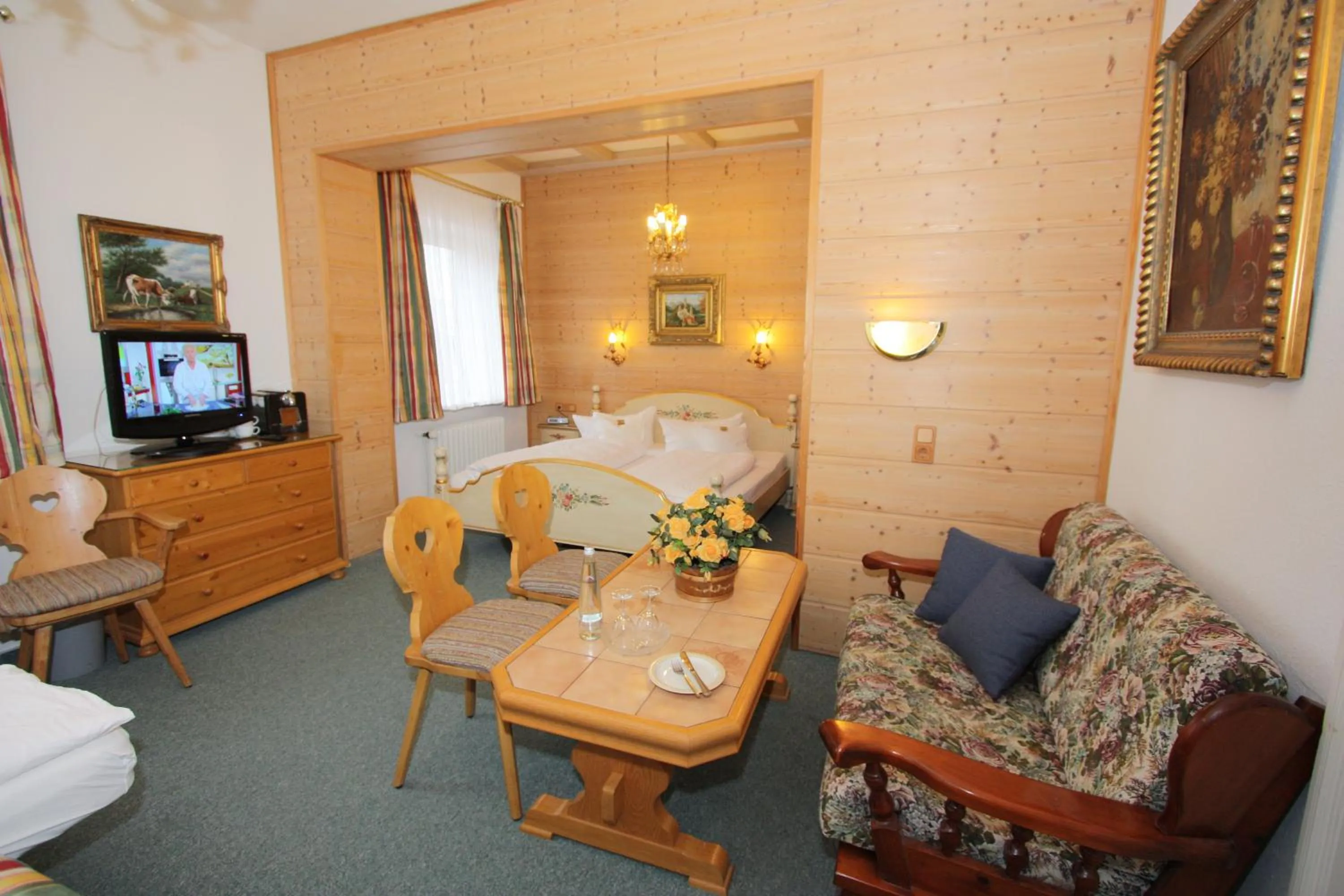 TV and multimedia in Hotel garni Almenrausch und Edelweiss