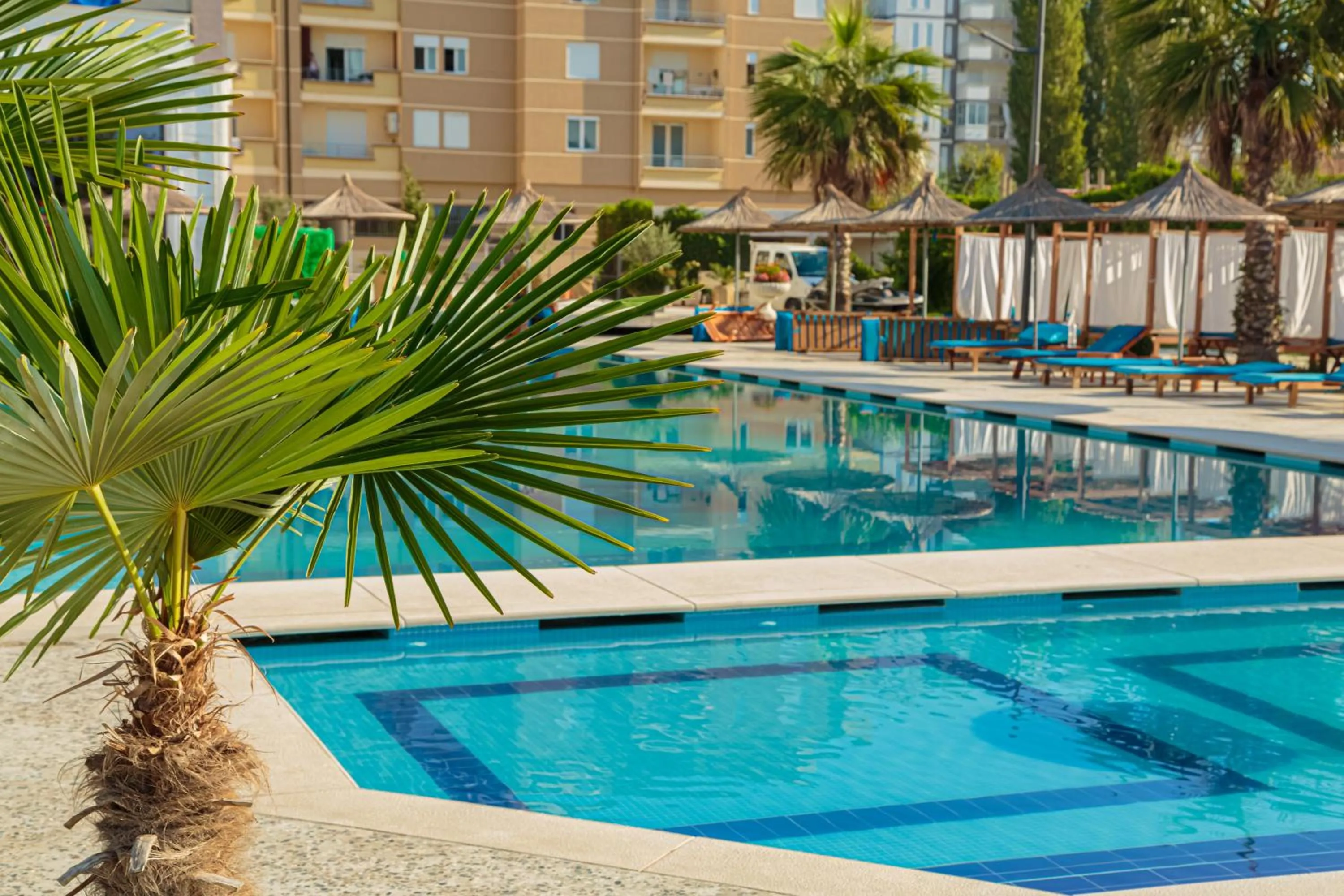 Pool view in Kraal Hotel Vlore