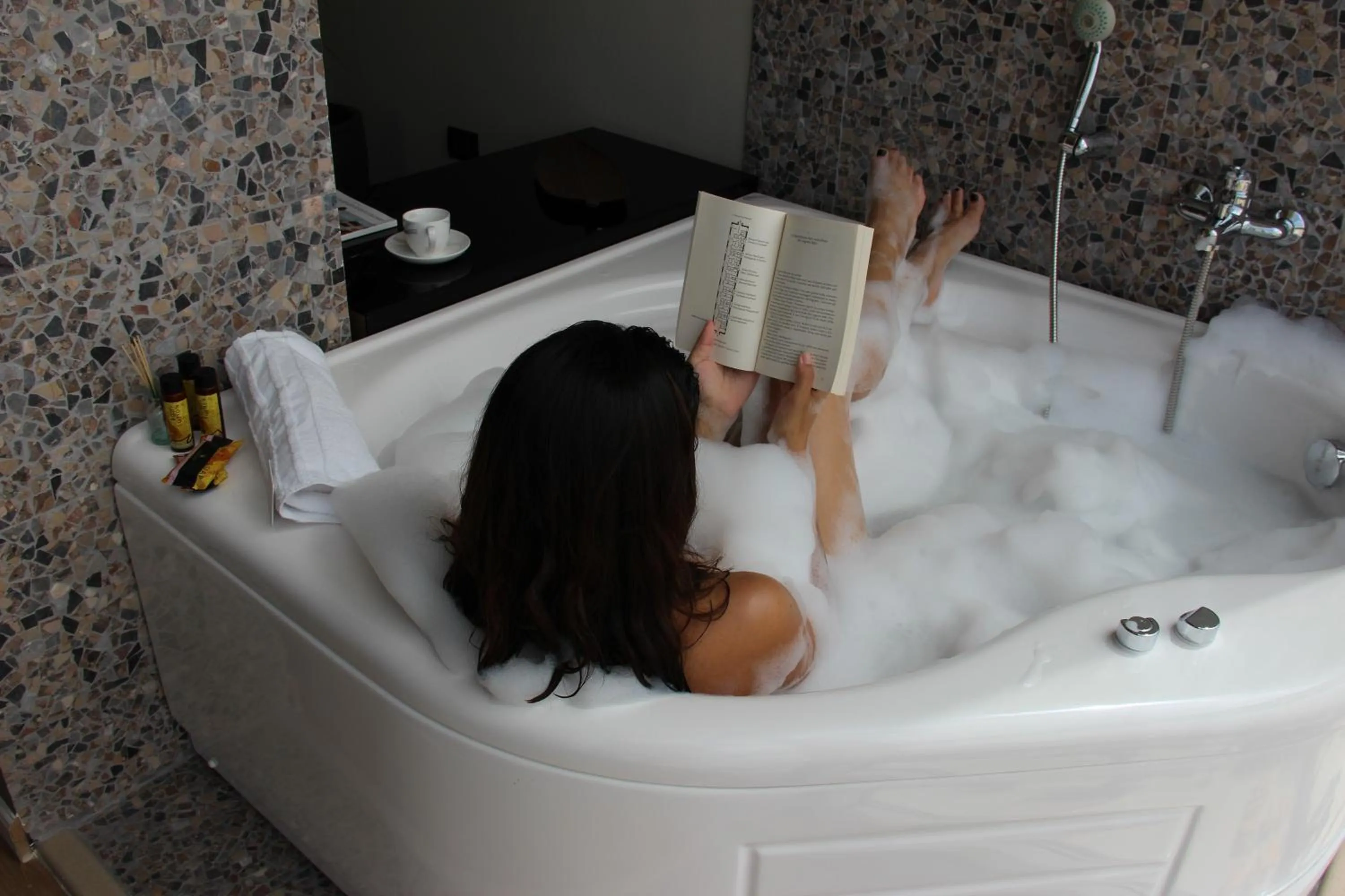 People in Kraal Hotel Vlore