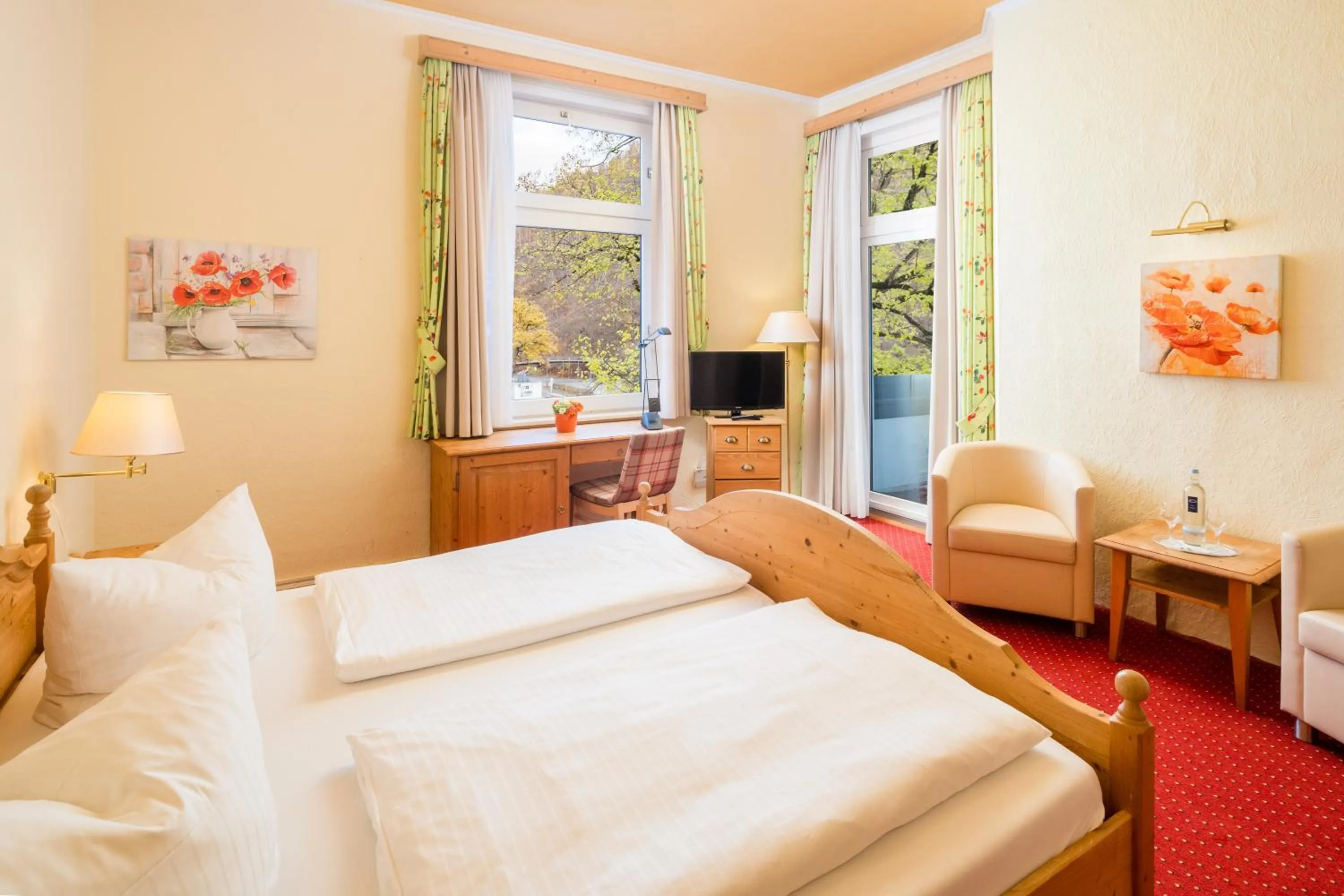 Photo of the whole room, Bed in Solehotel Winterberg