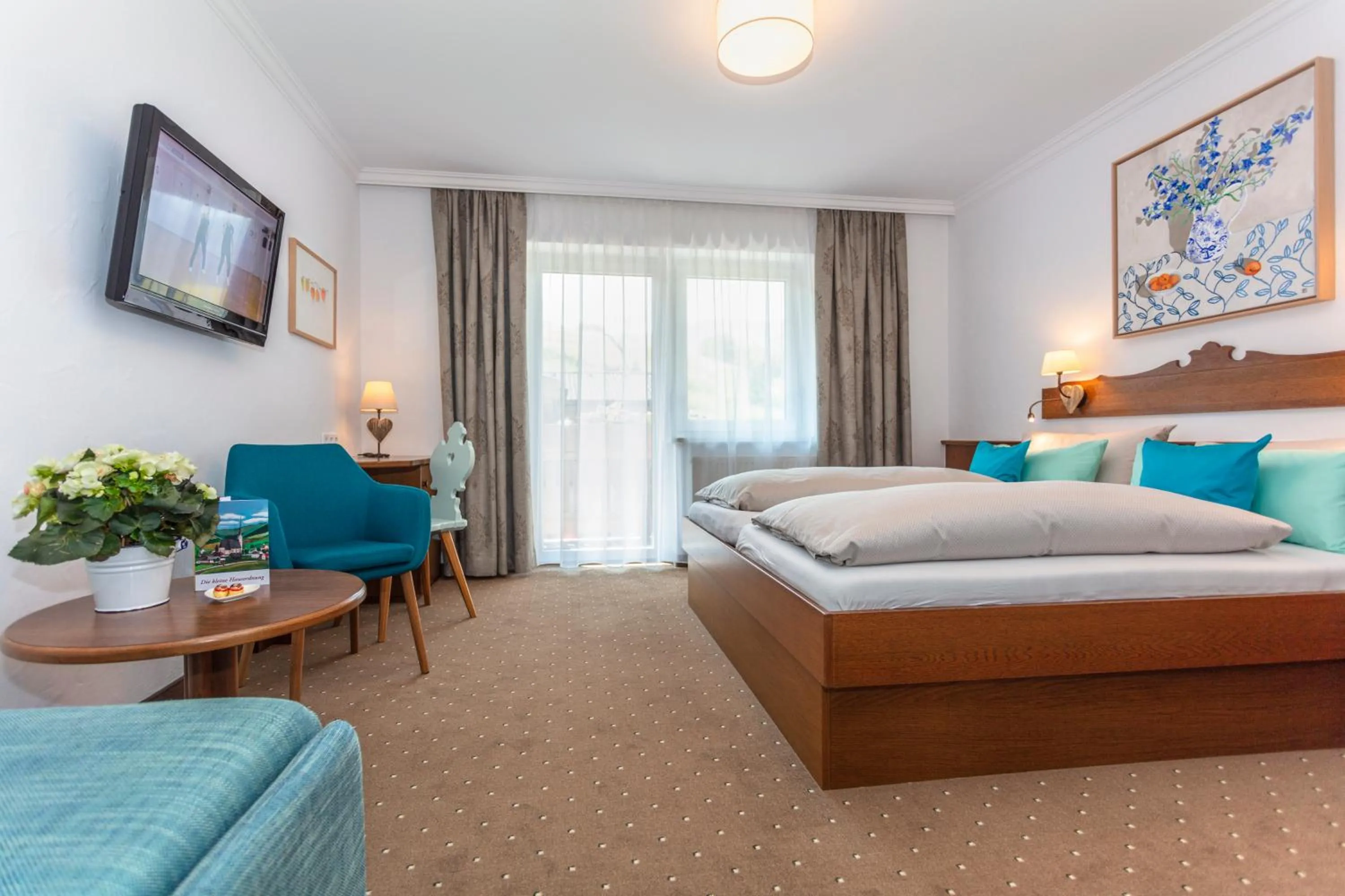 Photo of the whole room, Bed in Pension Pinzgauer Hof