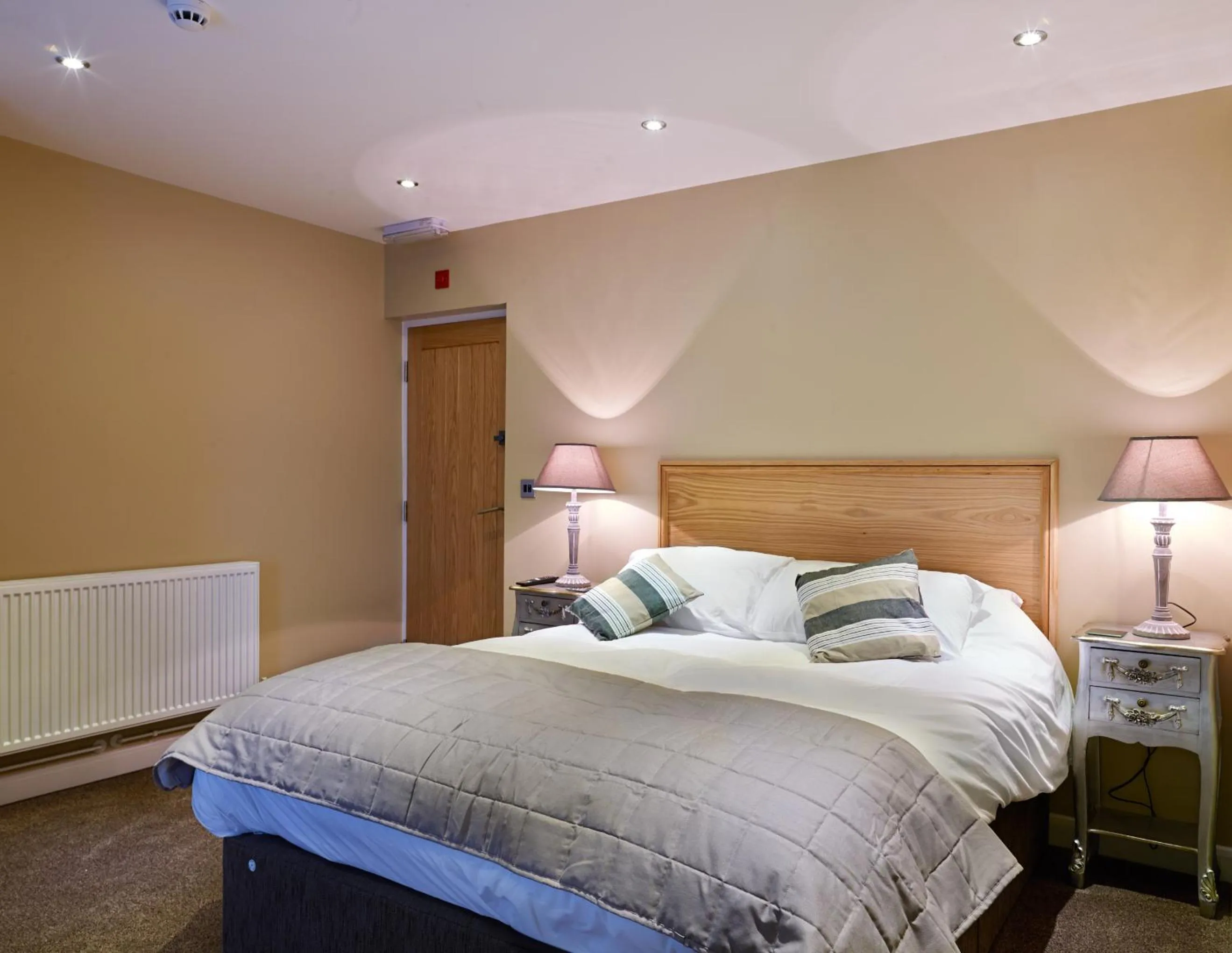 Bedroom, Bed in 1885 the Venue - Pub, Restaurant, Rooms & Function House