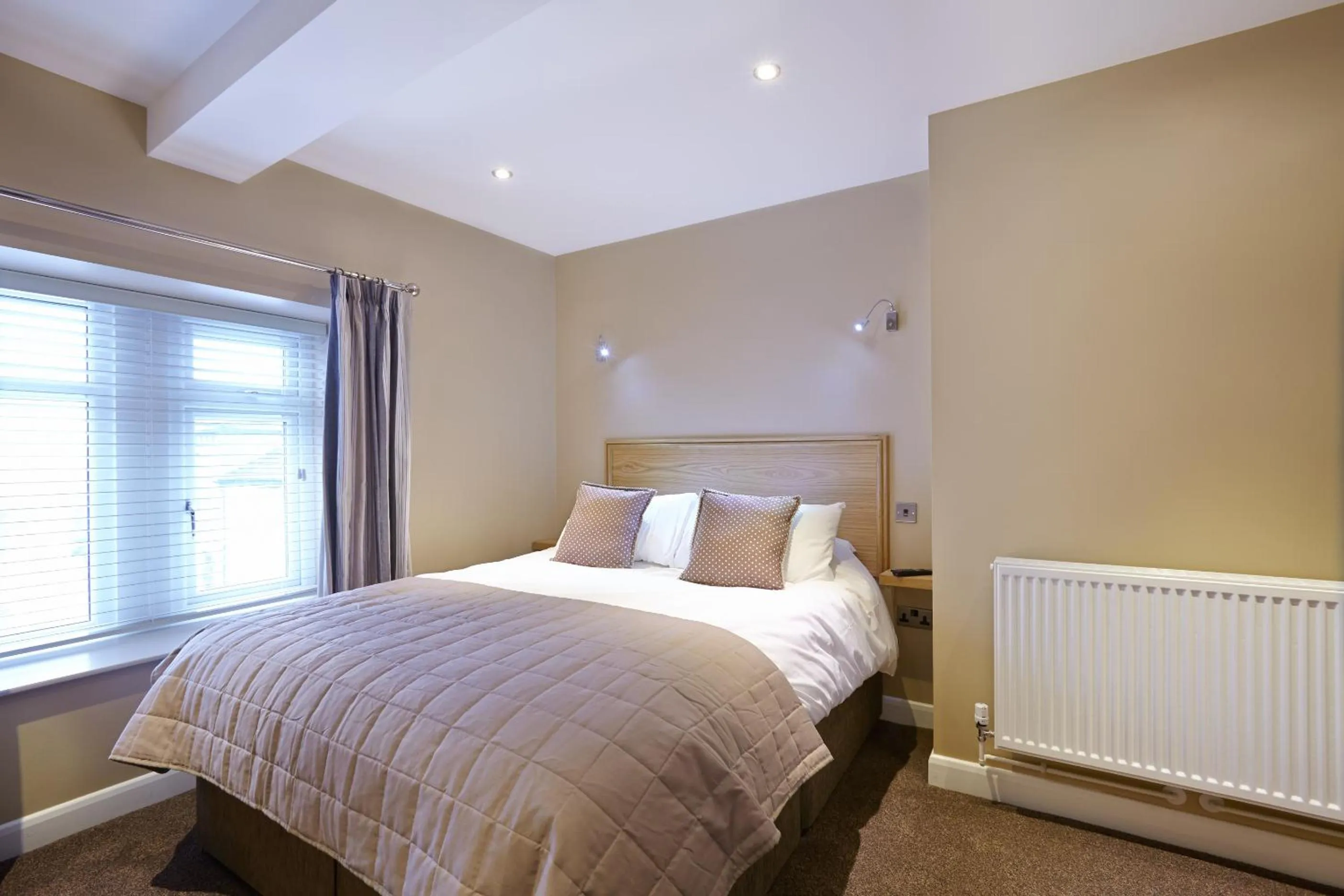 Bedroom, Bed in 1885 the Venue - Pub, Restaurant, Rooms & Function House