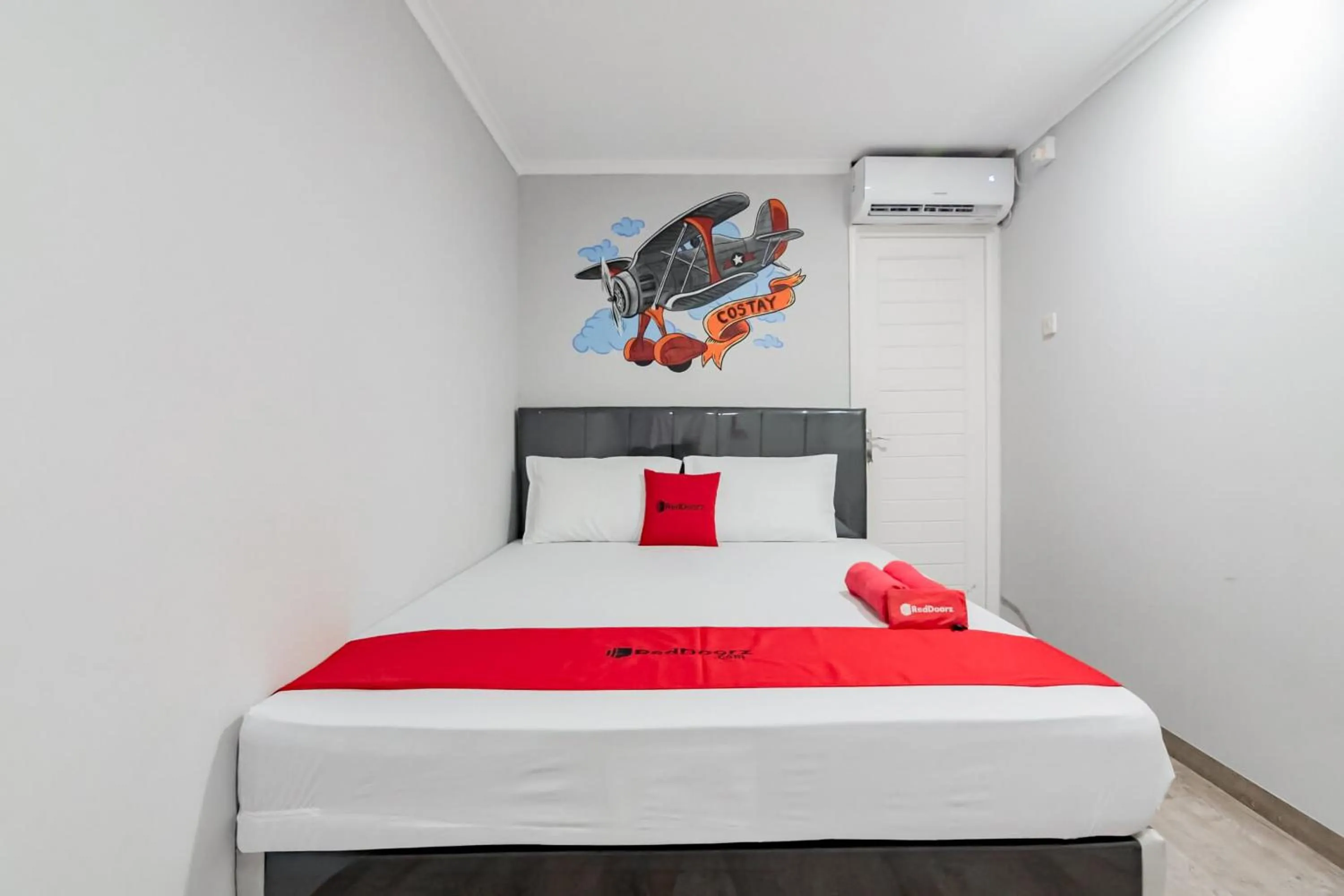 Bedroom, Bed in RedDoorz Plus near Lembang Park & Zoo