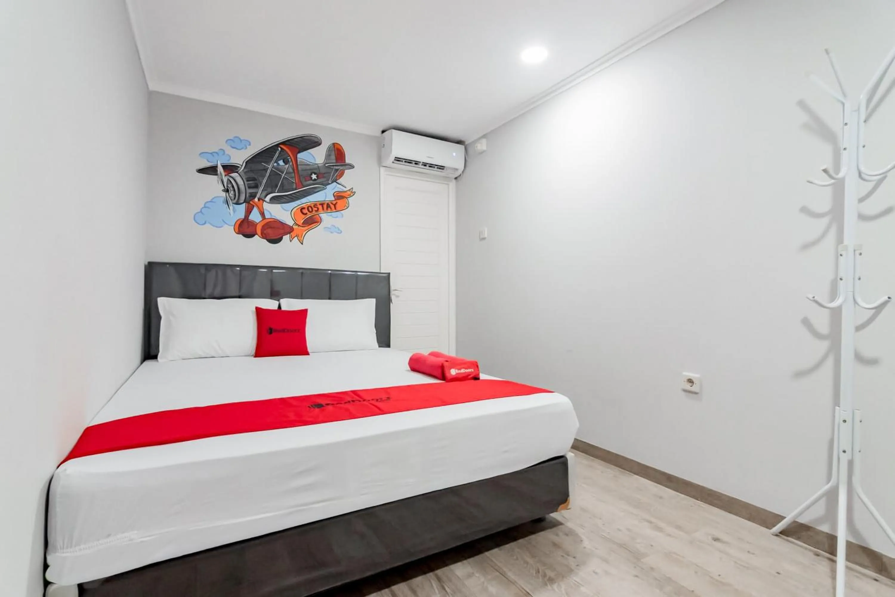 Bedroom, Bed in RedDoorz Plus near Lembang Park & Zoo