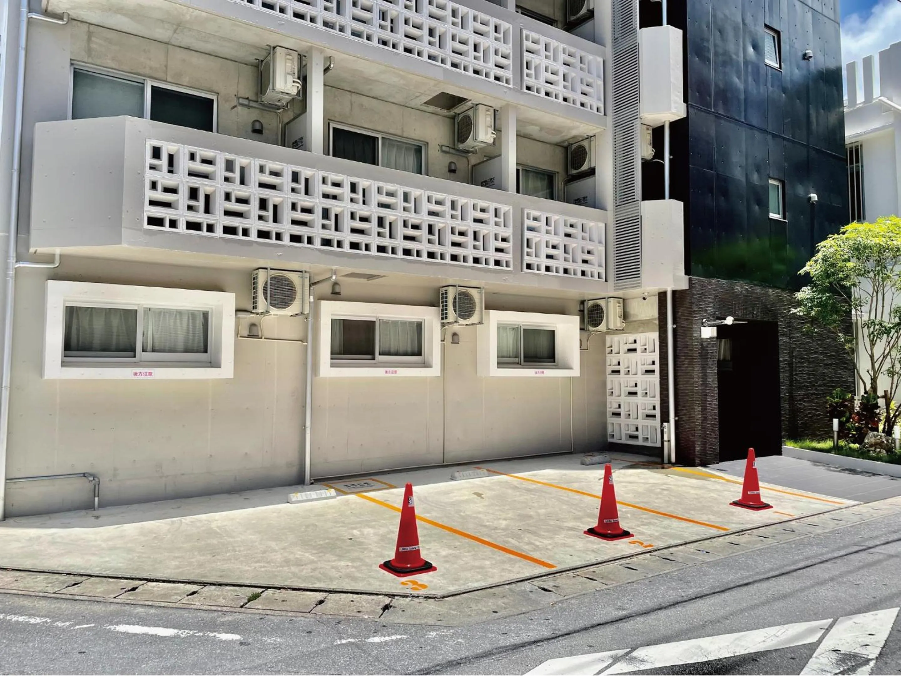 Property building in Infinity Hotel NahaKumoji -SEVEN Hotels and Resorts-