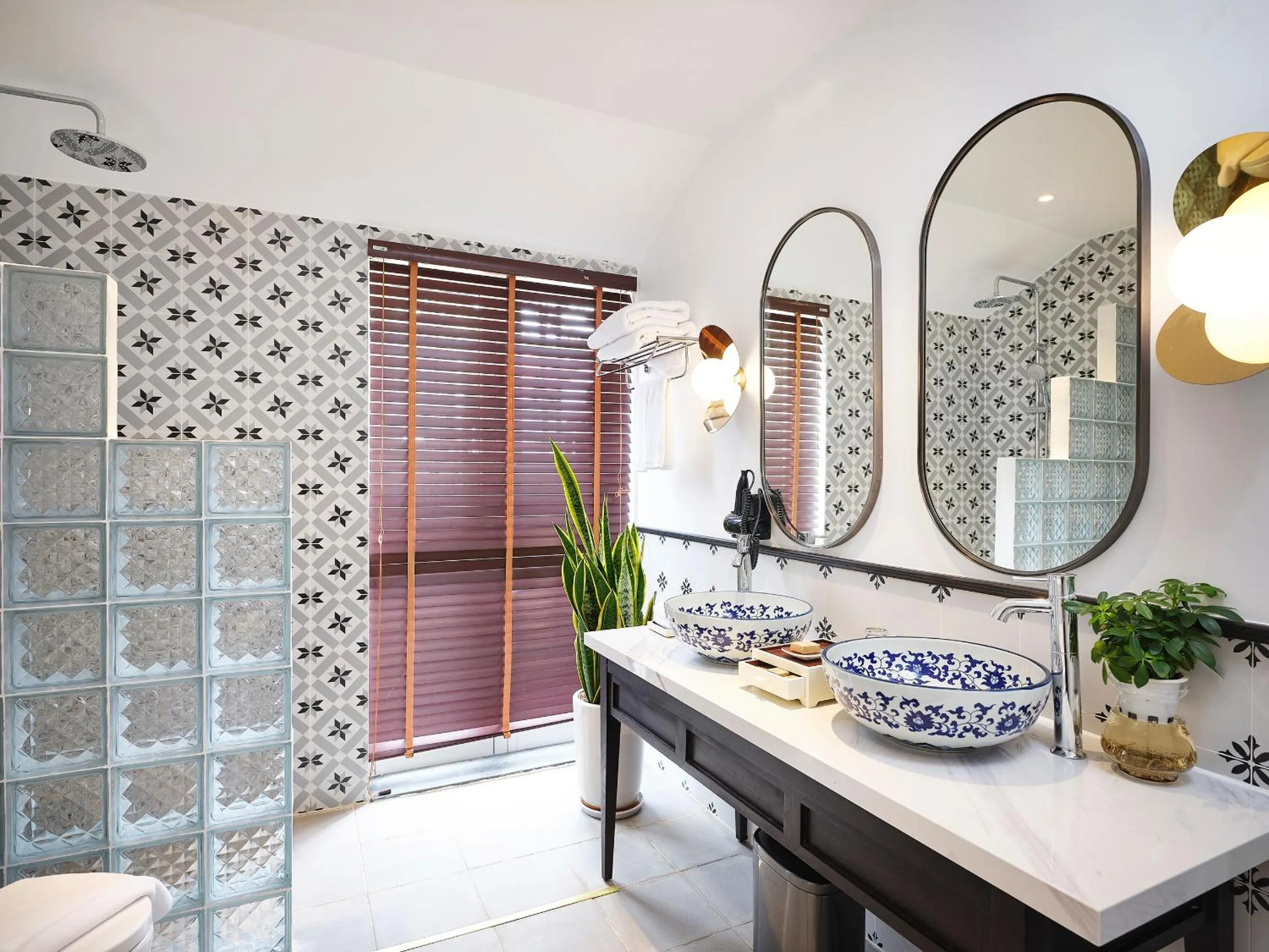 Golden Sun Hotel - Mangden