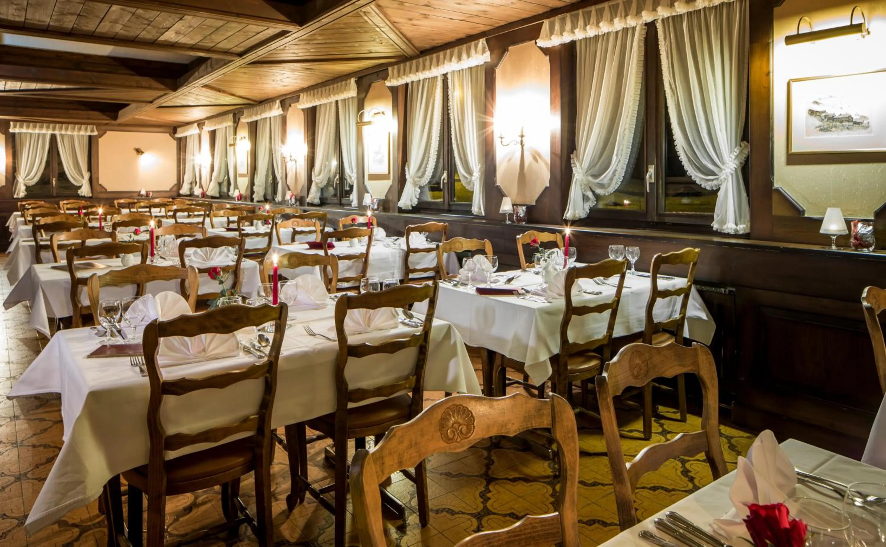 Dining area in Hotel Olympia
