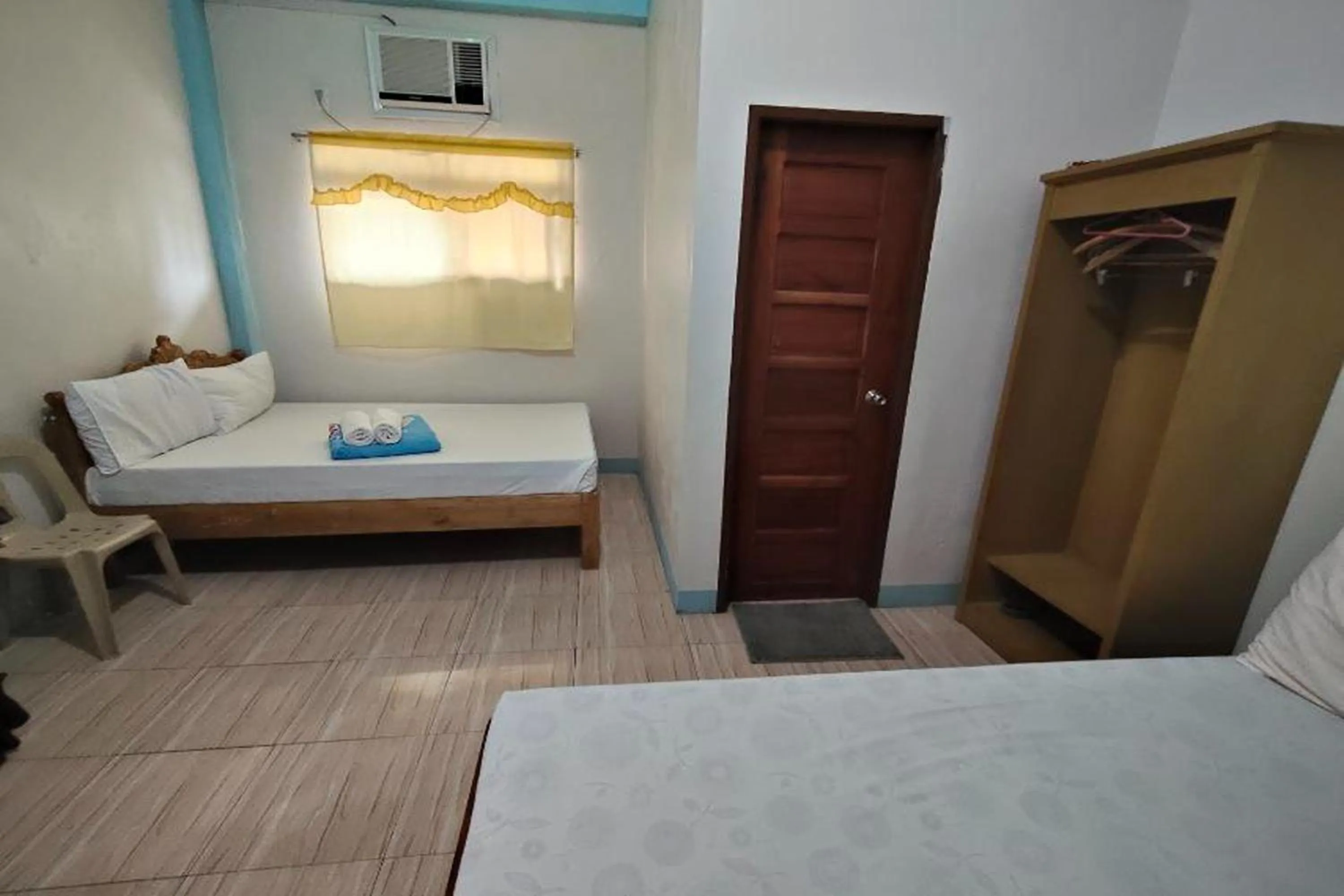 Bed in RBR Hotel and Restaurant near Hundred Islands