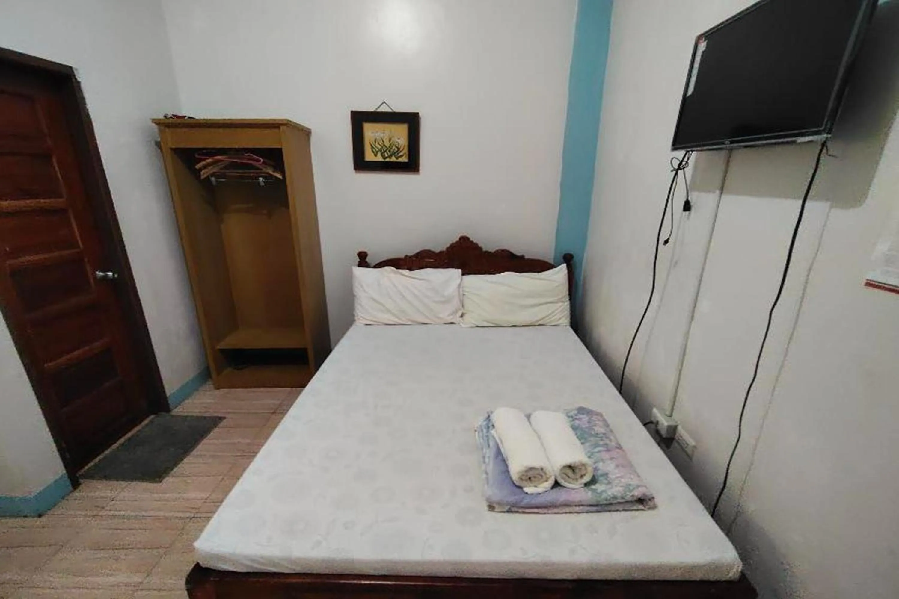 Bed in RBR Hotel and Restaurant near Hundred Islands