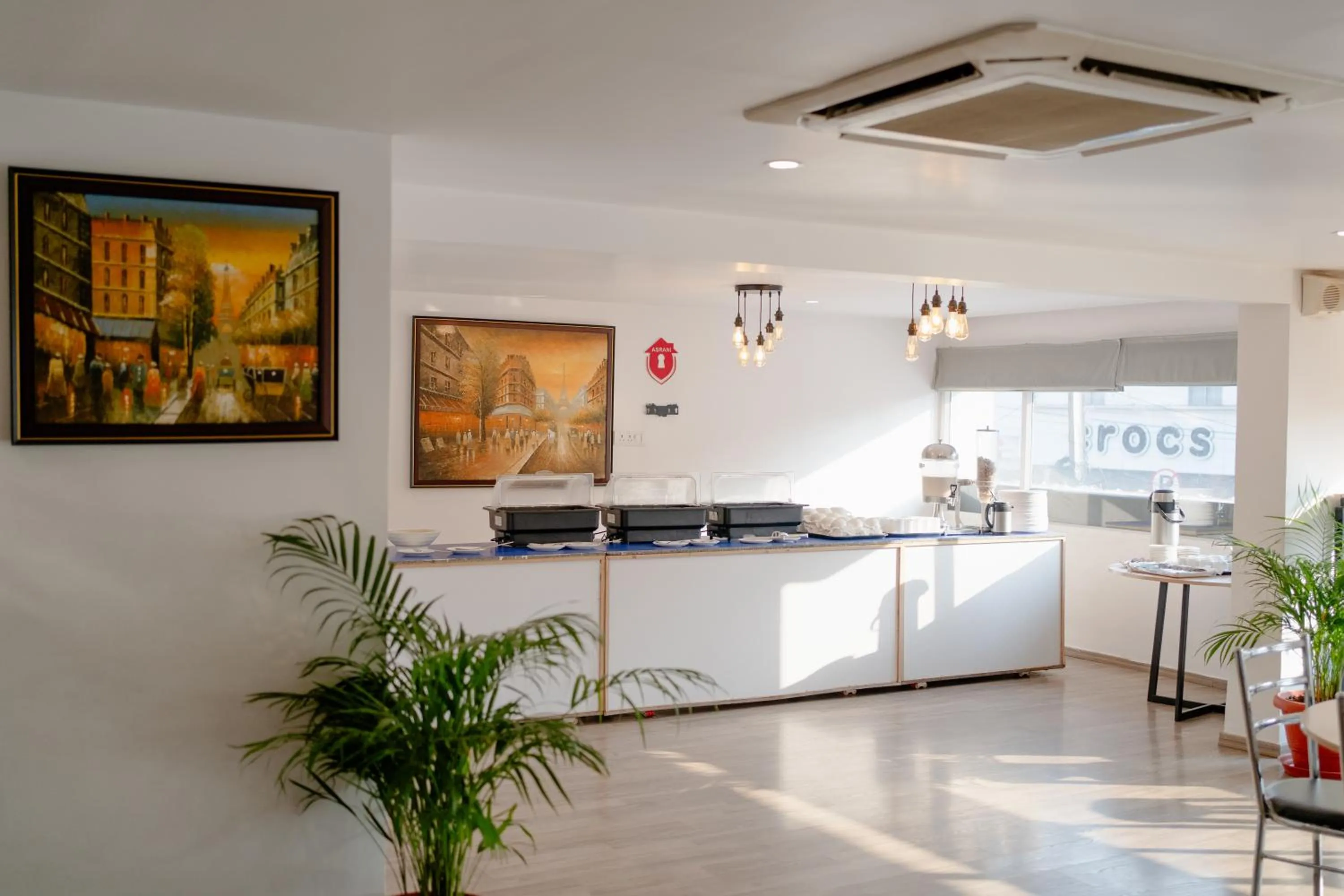 Hotel Asrani International