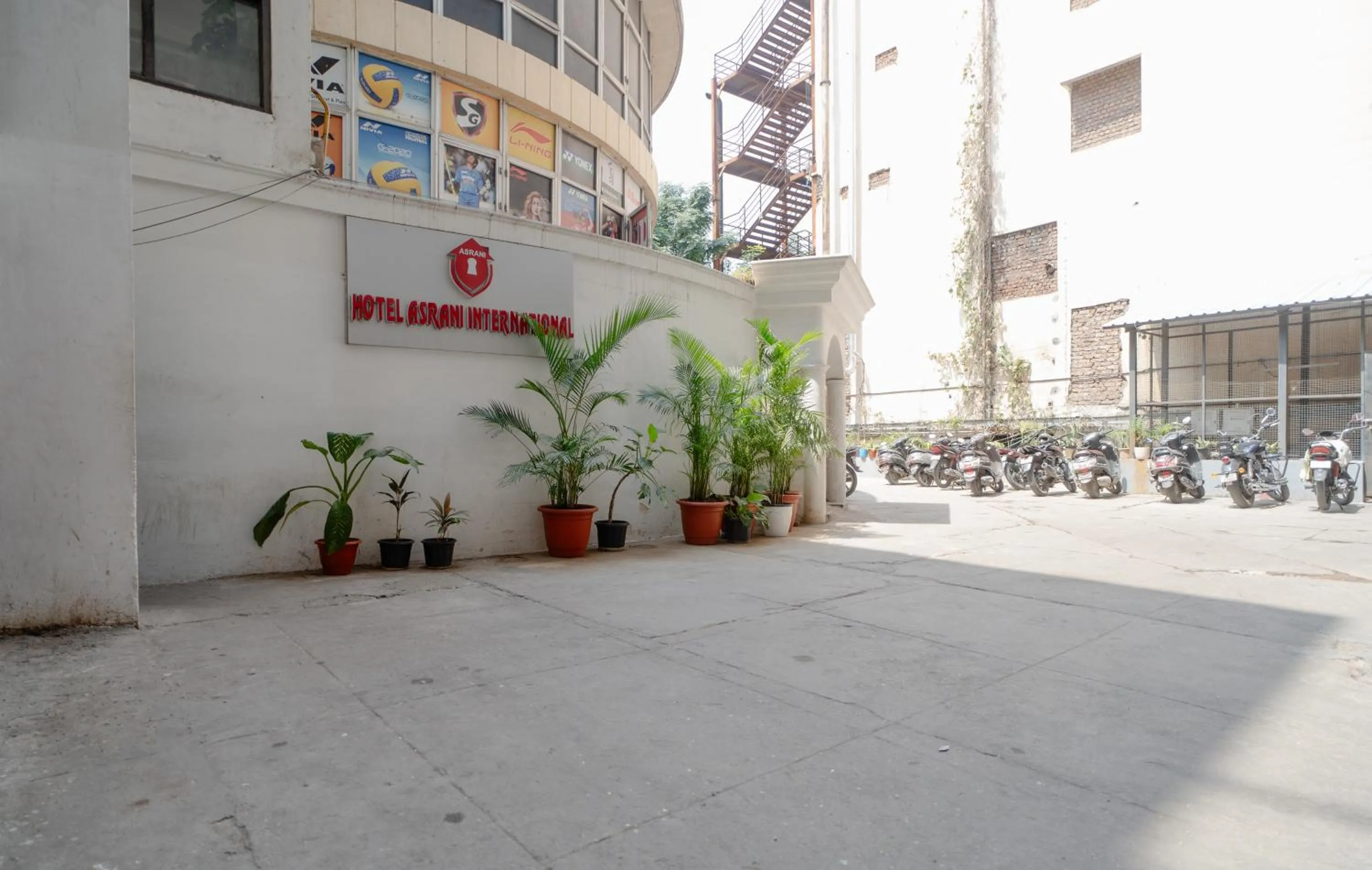 Parking in Hotel Asrani International