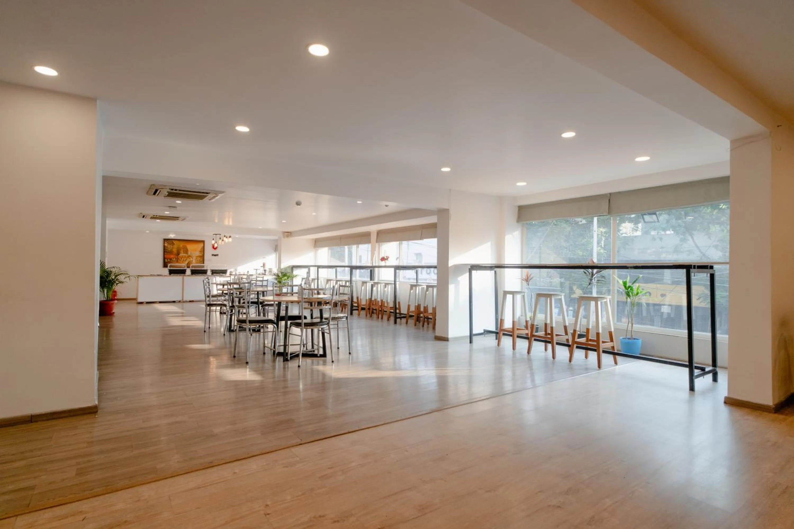 Hotel Asrani International