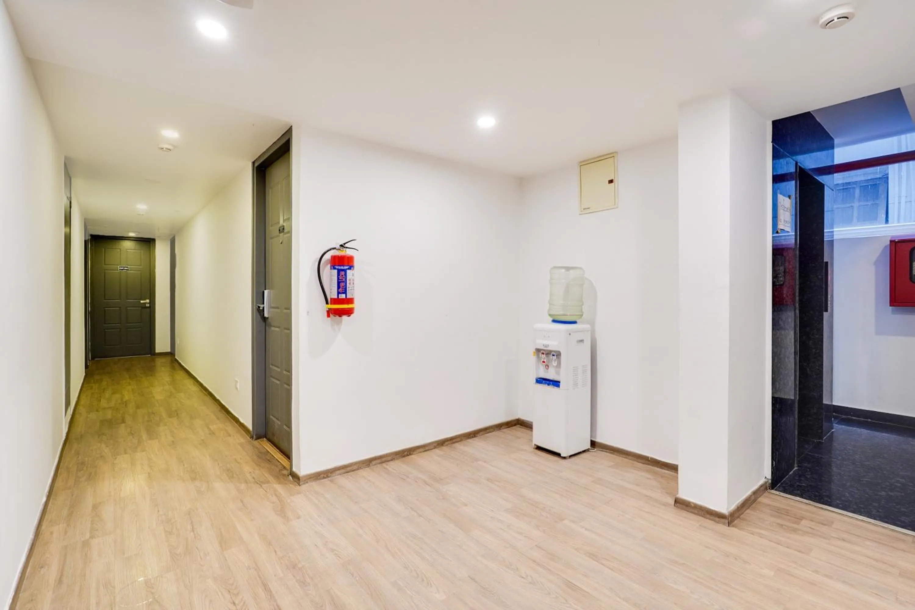 Lobby or reception in Super Townhouse Oak Indiranagar