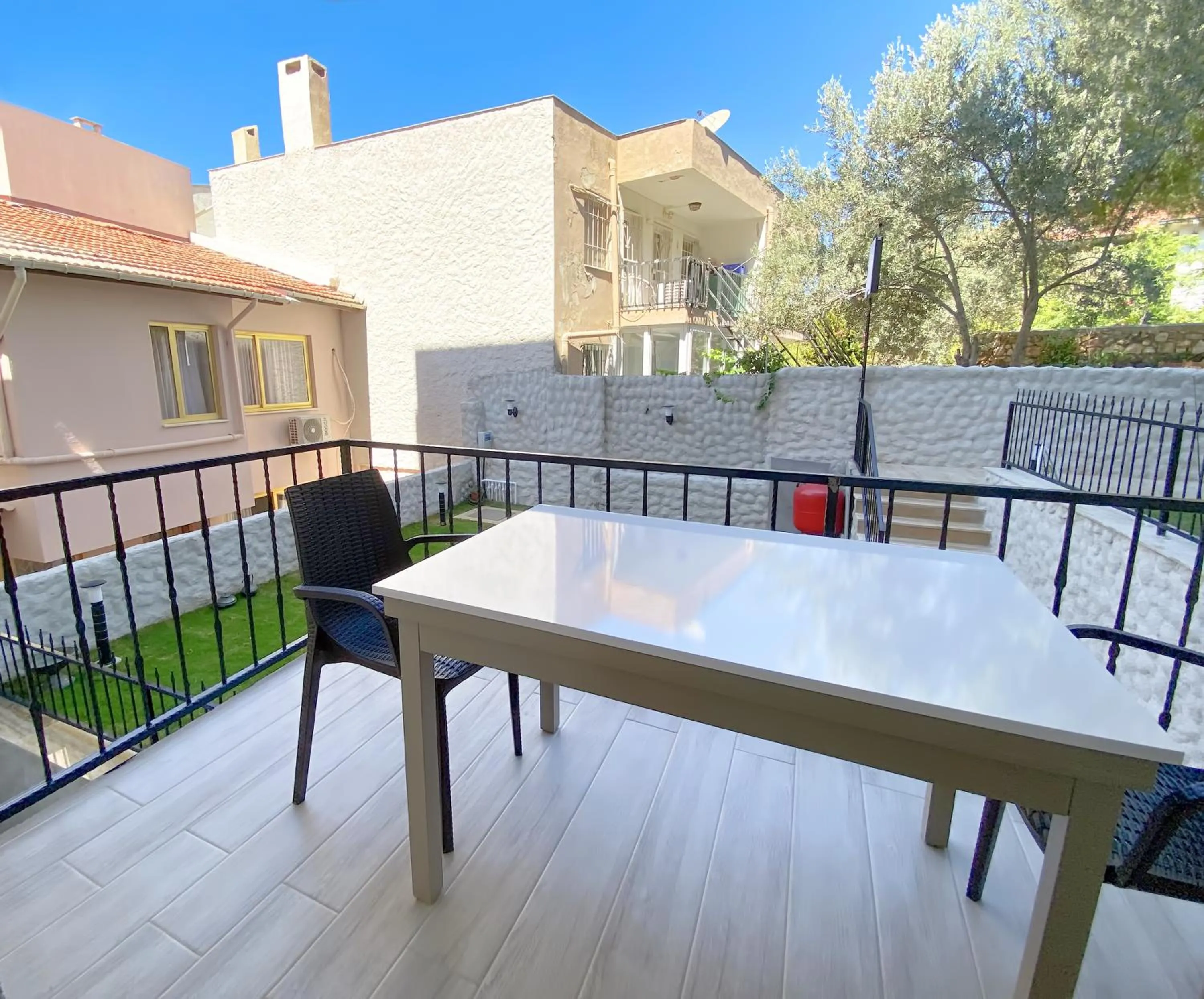 Balcony/Terrace in Azize Palas Apart Otel