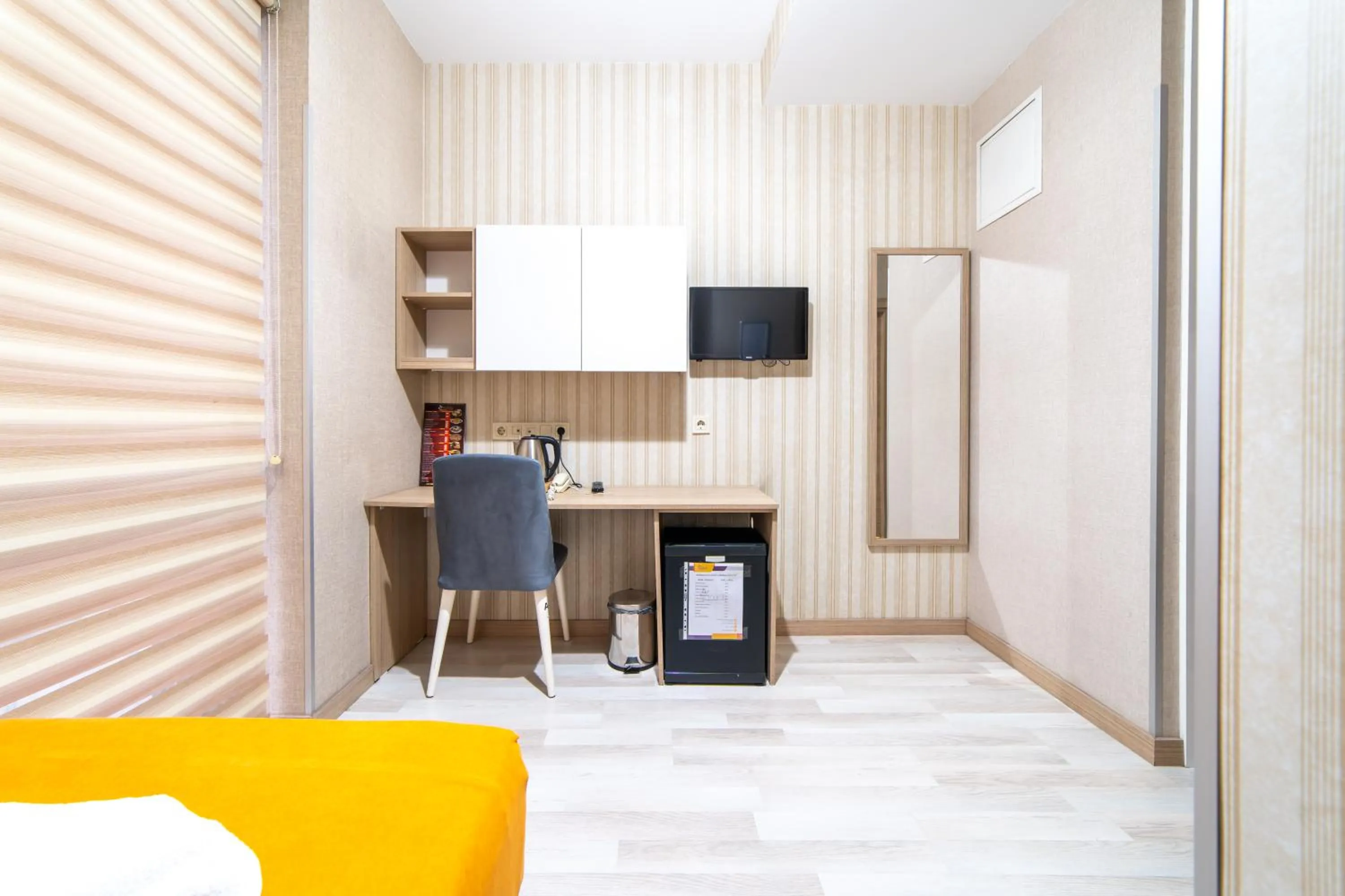 TV and multimedia in Mardy Suit Hotel