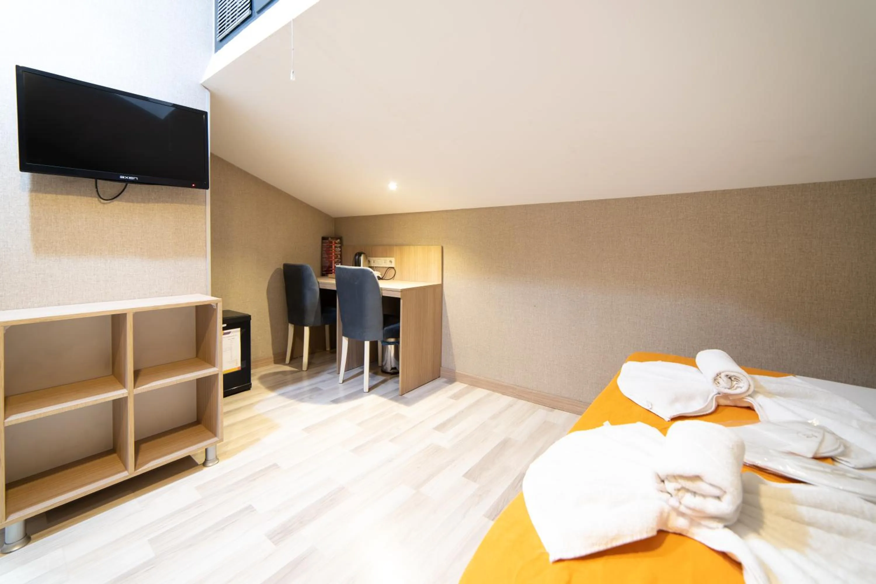 Economy Single Room in Mardy Suit Hotel