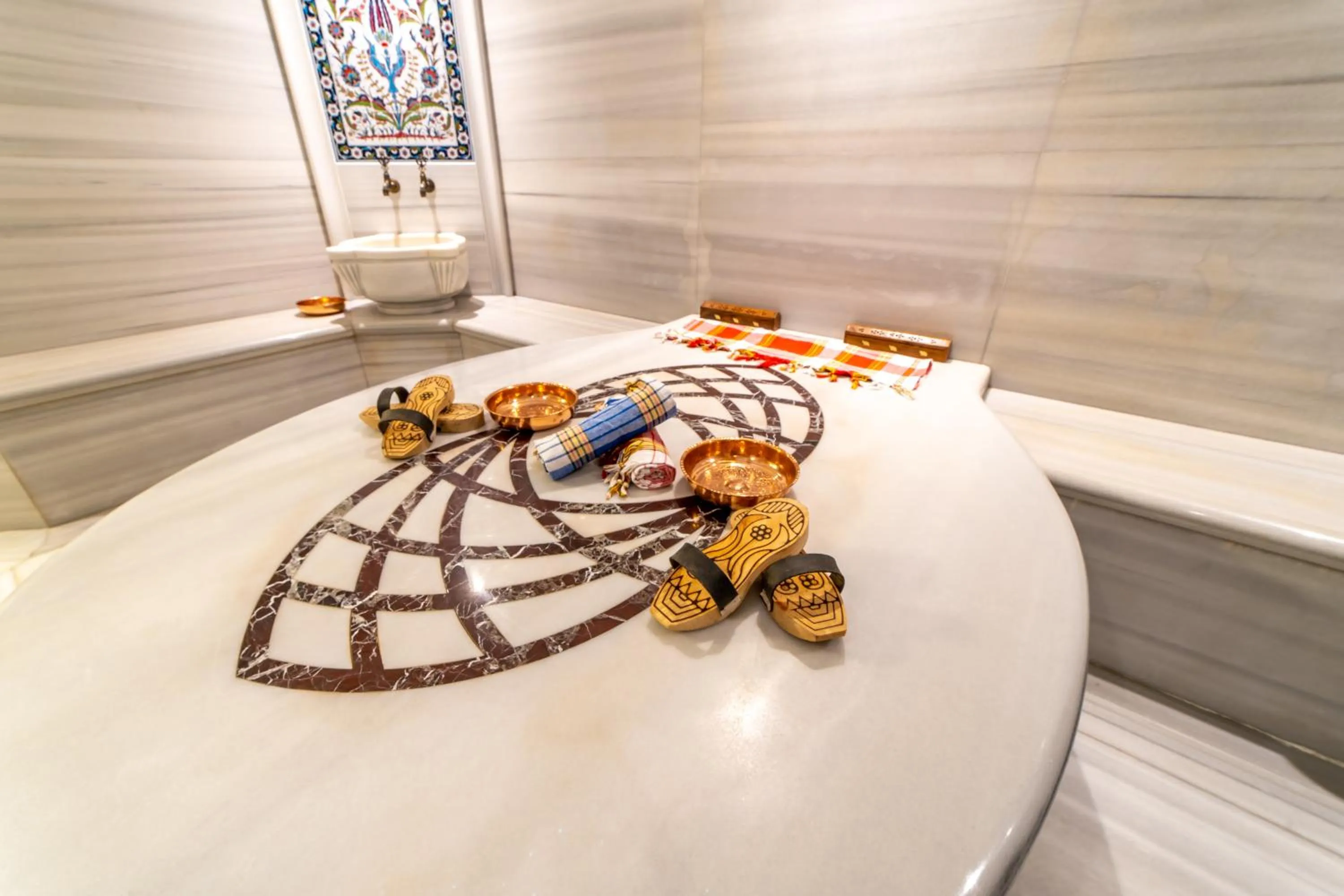 Public Bath in Mardy Suit Hotel