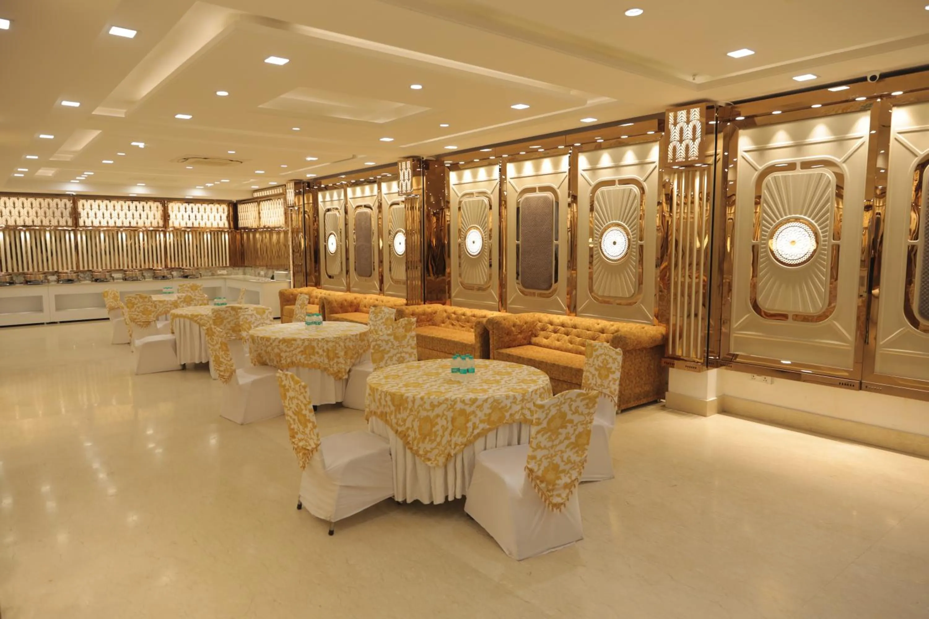 Banquet/Function facilities in GOLDEN TREE