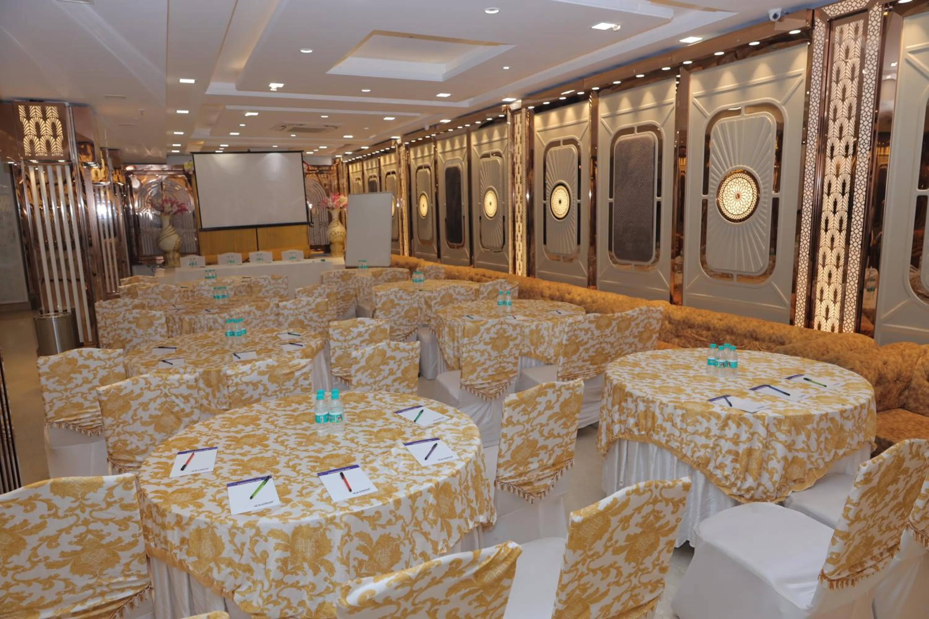 Meeting/conference room in GOLDEN TREE