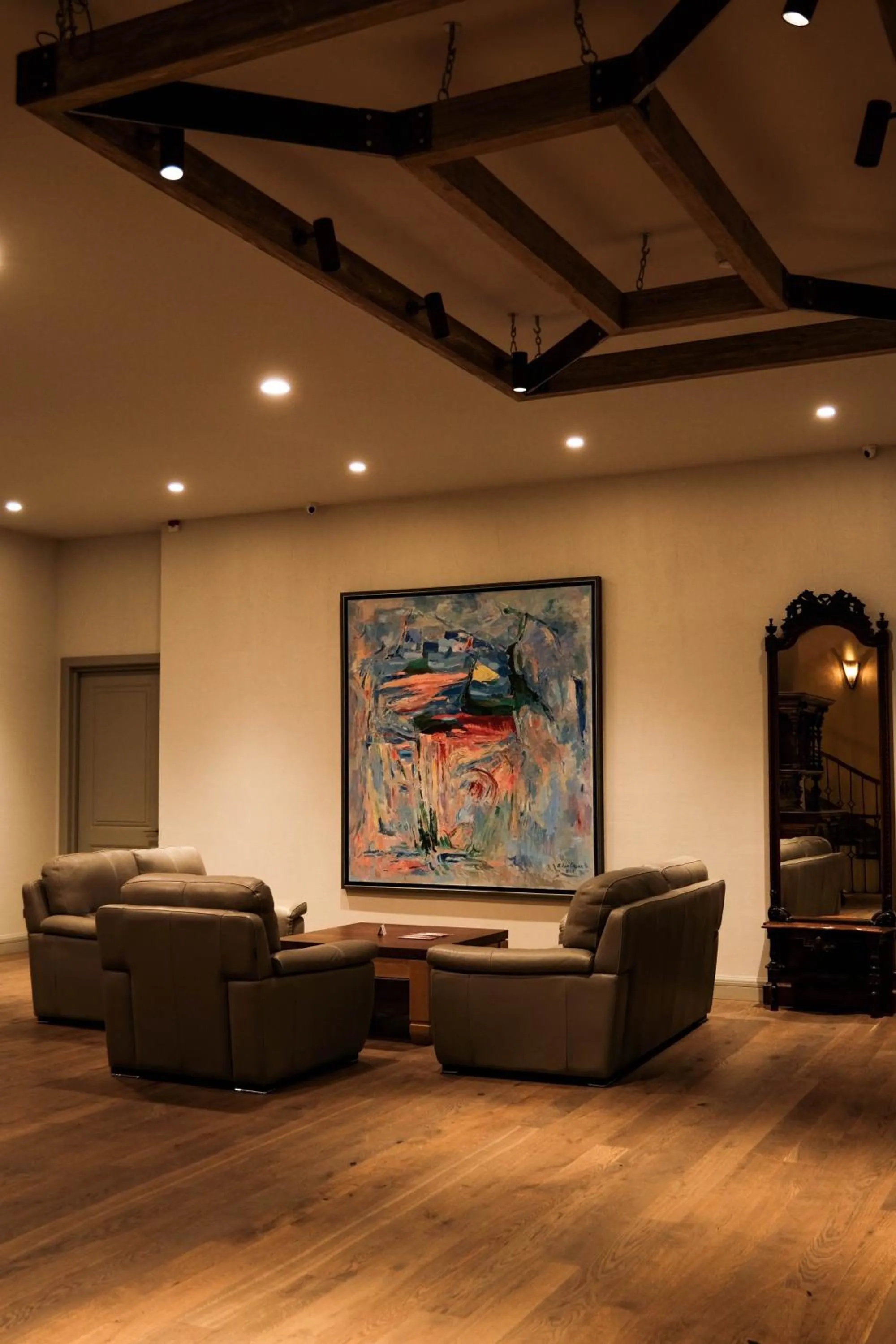 Communal lounge/ TV room in GRAND HOTEL GYUMRI by APRICOT Hotels