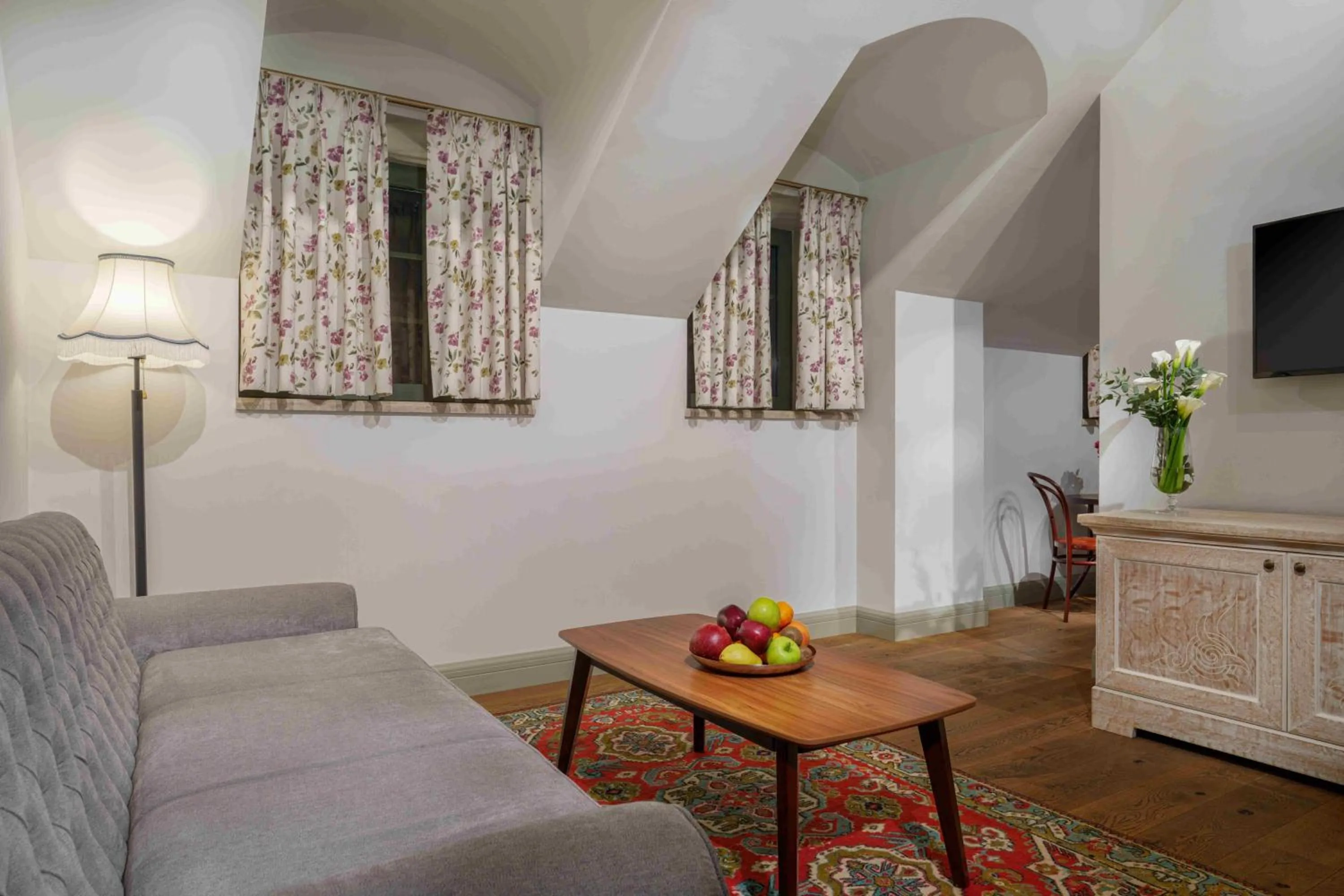 Living room in GRAND HOTEL GYUMRI by APRICOT Hotels