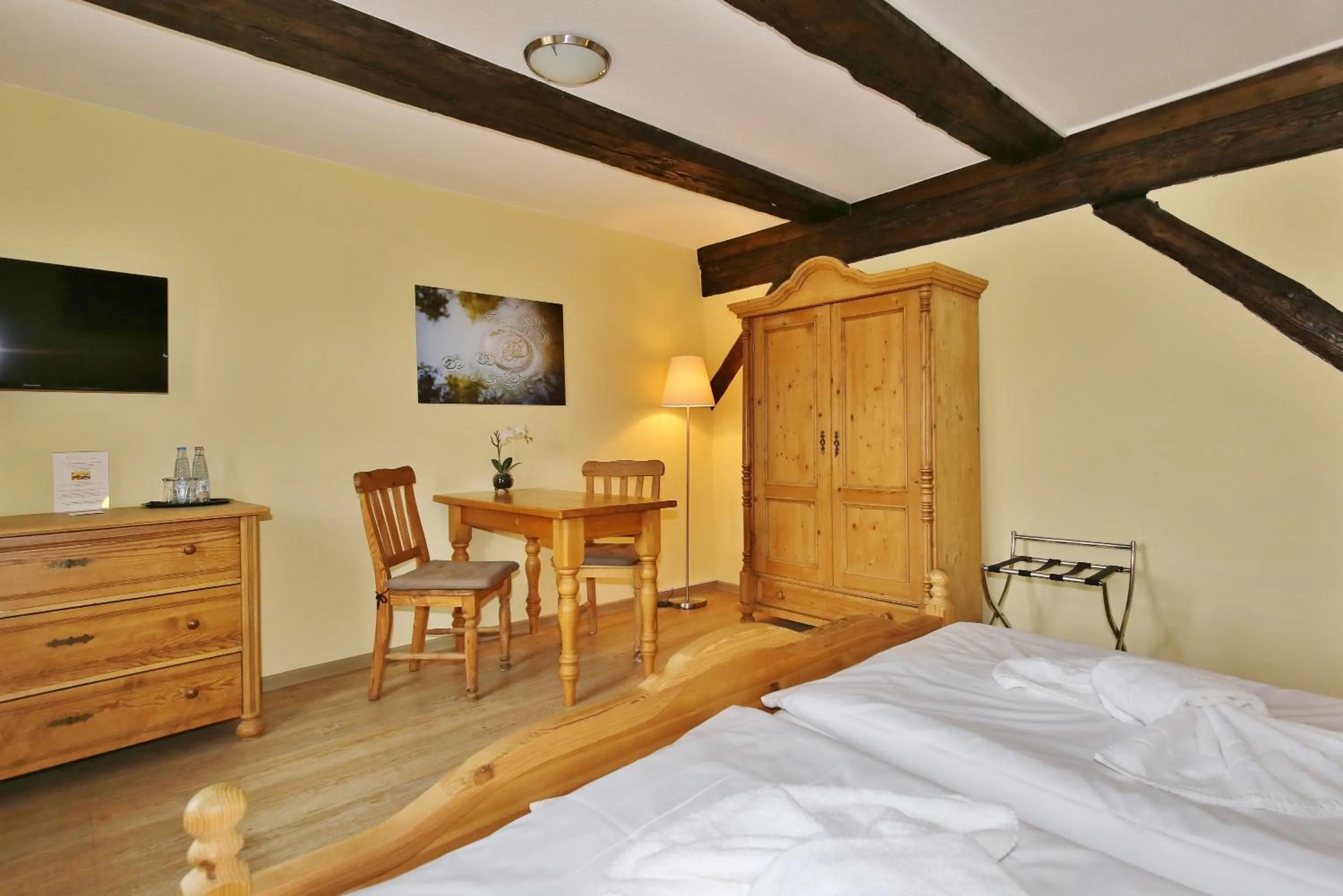 Photo of the whole room, Bed in Maria Aurora