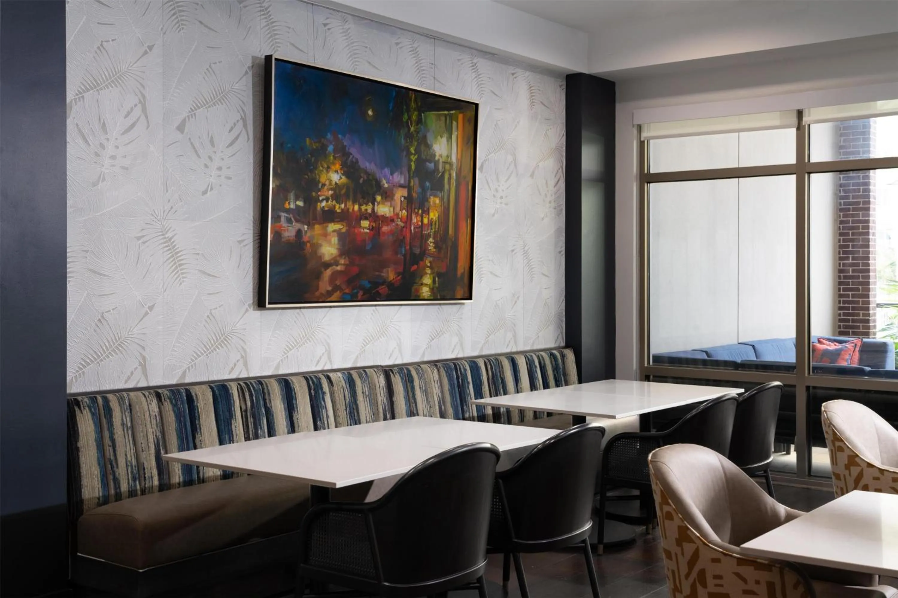 Restaurant/places to eat in Hilton Garden Inn Charleston Waterfront/Downtown