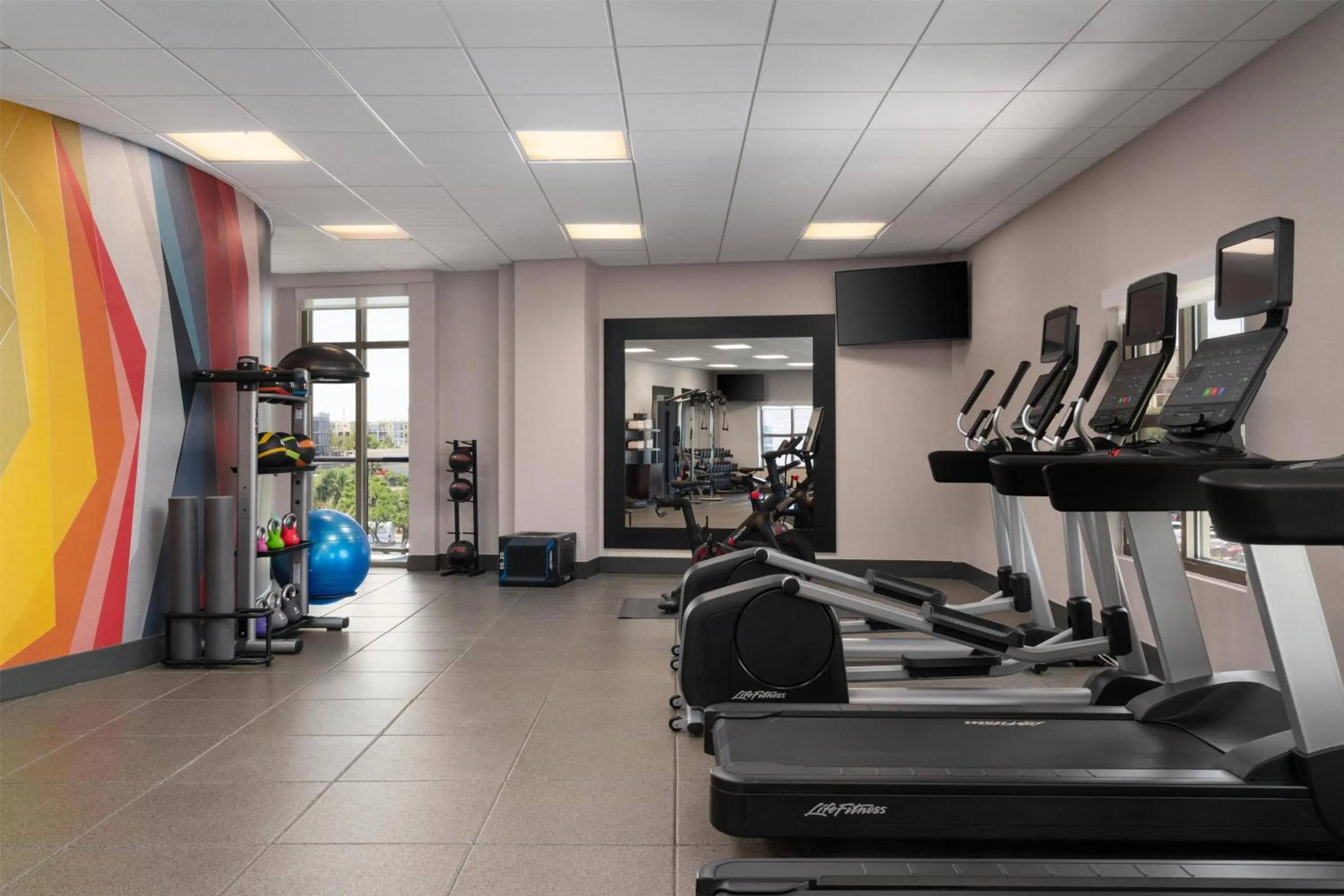 Fitness centre/facilities in Hilton Garden Inn Charleston Waterfront/Downtown