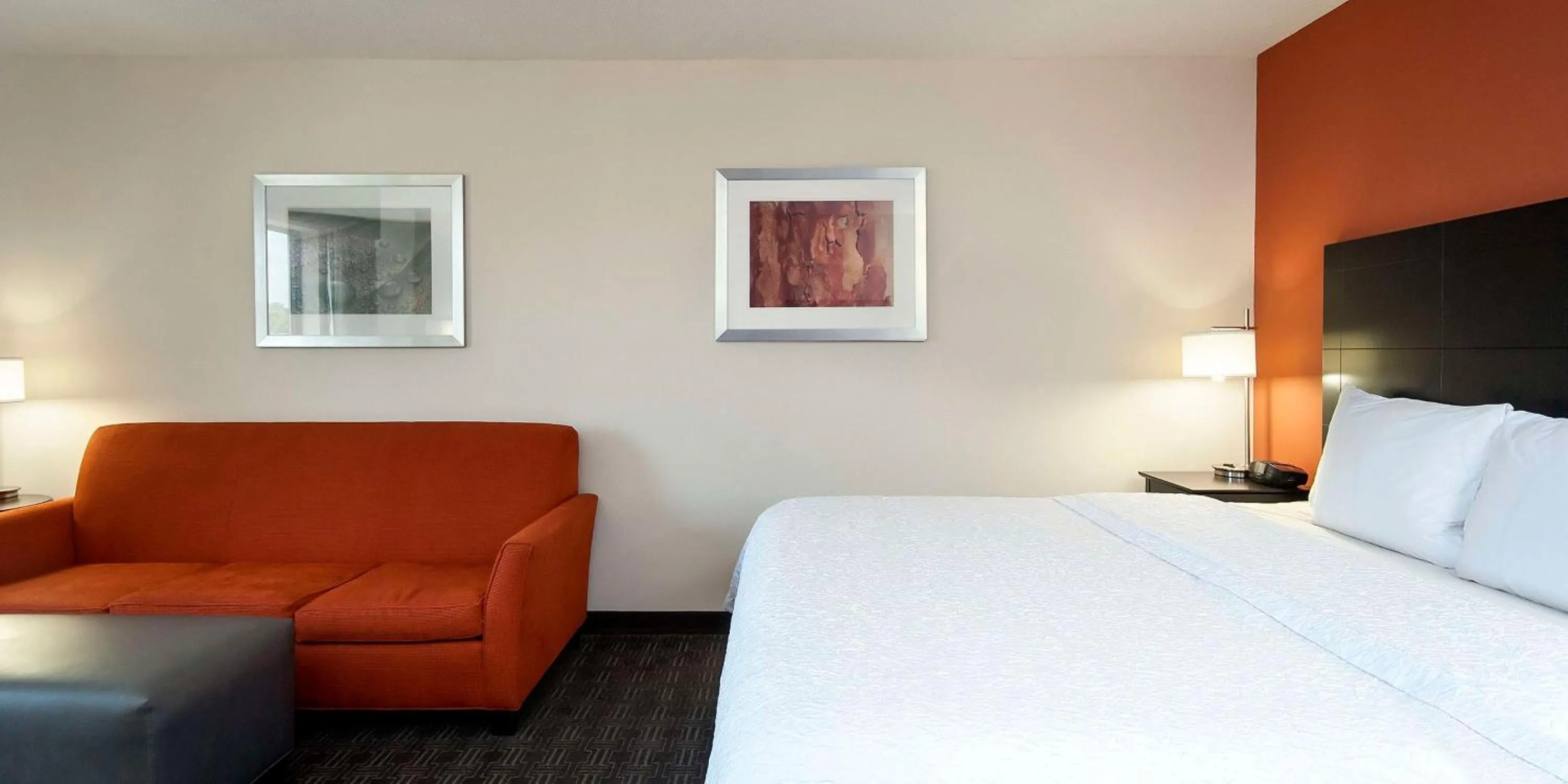 Bed in Hampton Inn & Suites Seneca-Clemson Area
