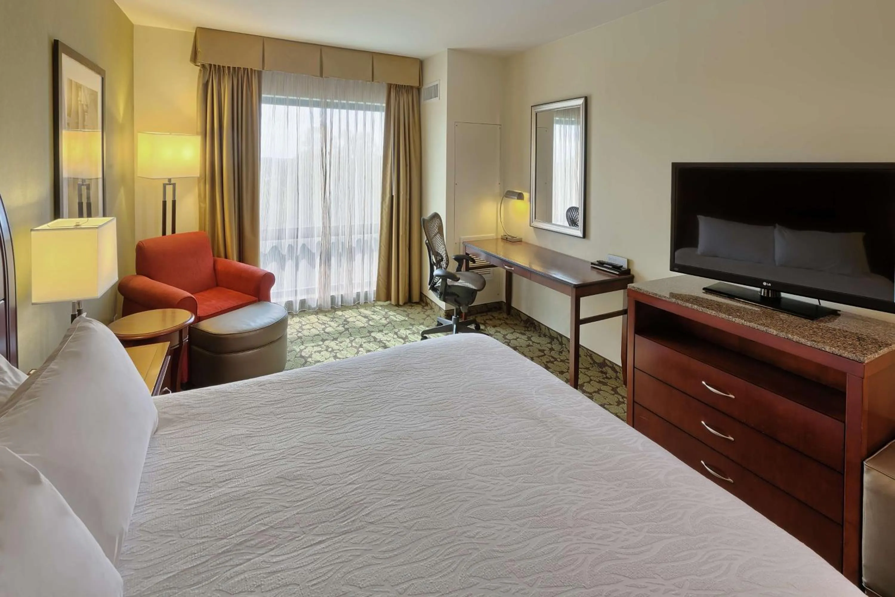 Bedroom, Bed in Hilton Garden Inn Durham-University Medical Center