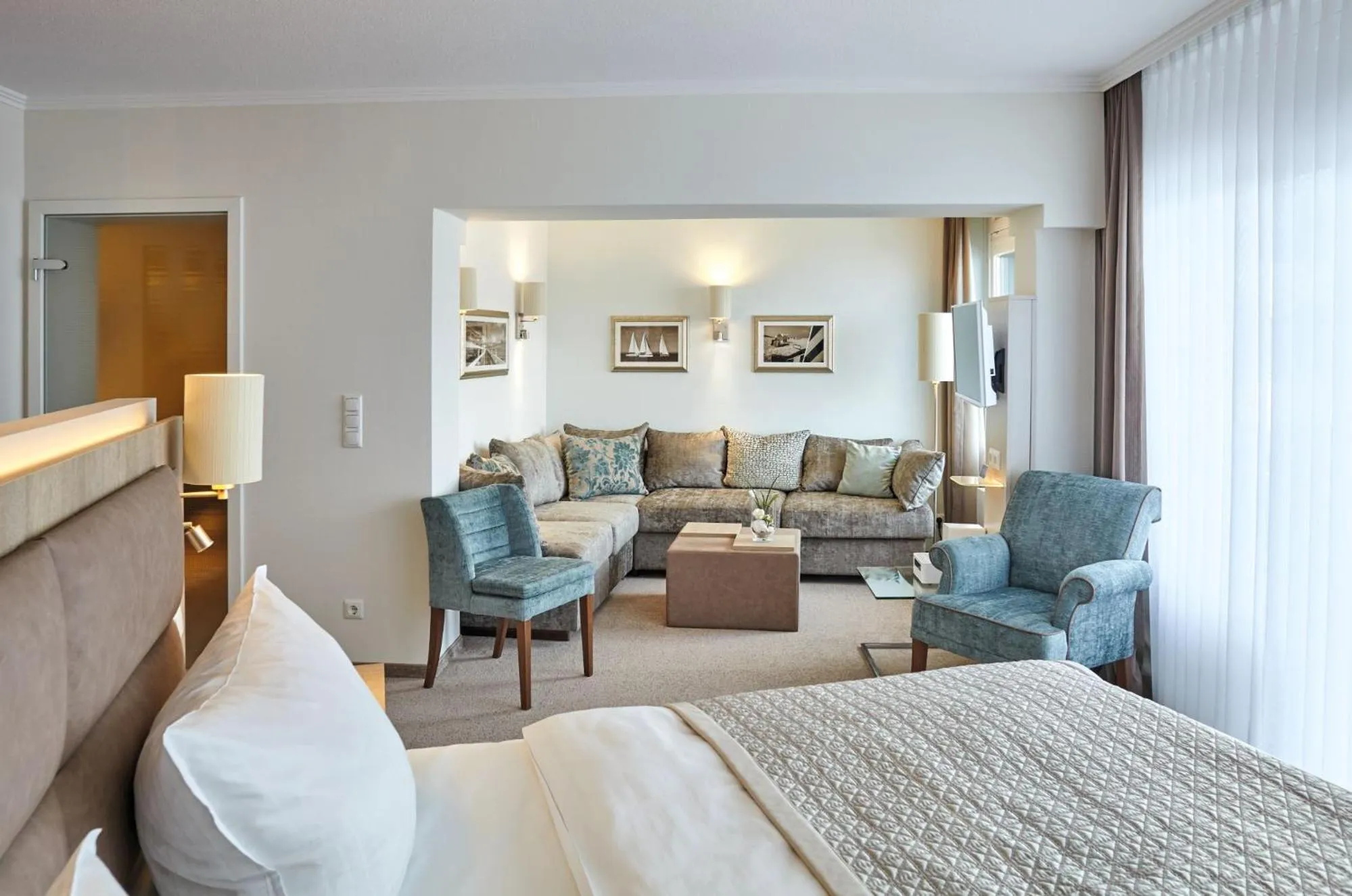 Balcony/Terrace, Bed in Hotel Strandidyll