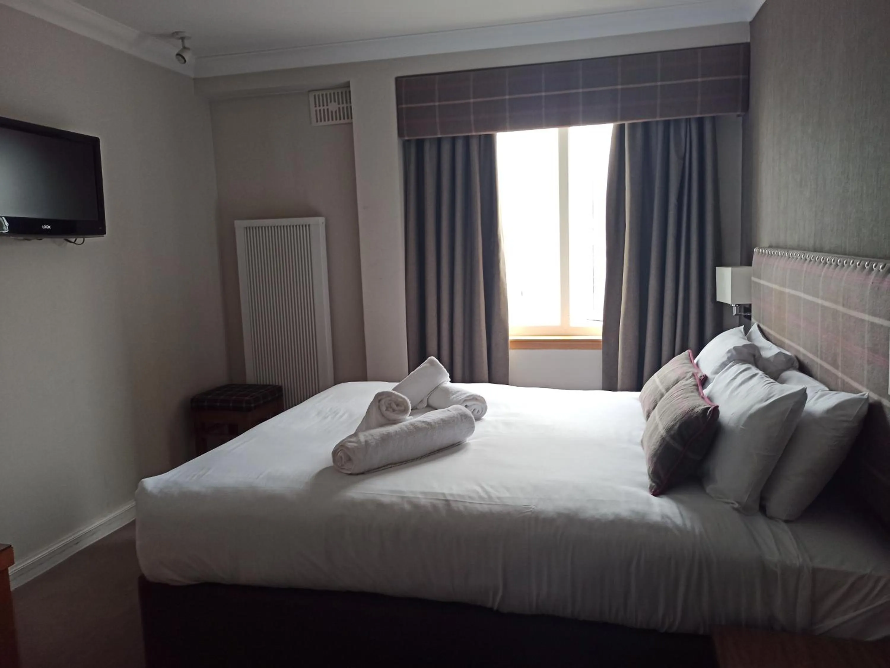 Bed in Anchor Hotel and Seabed Restaurant