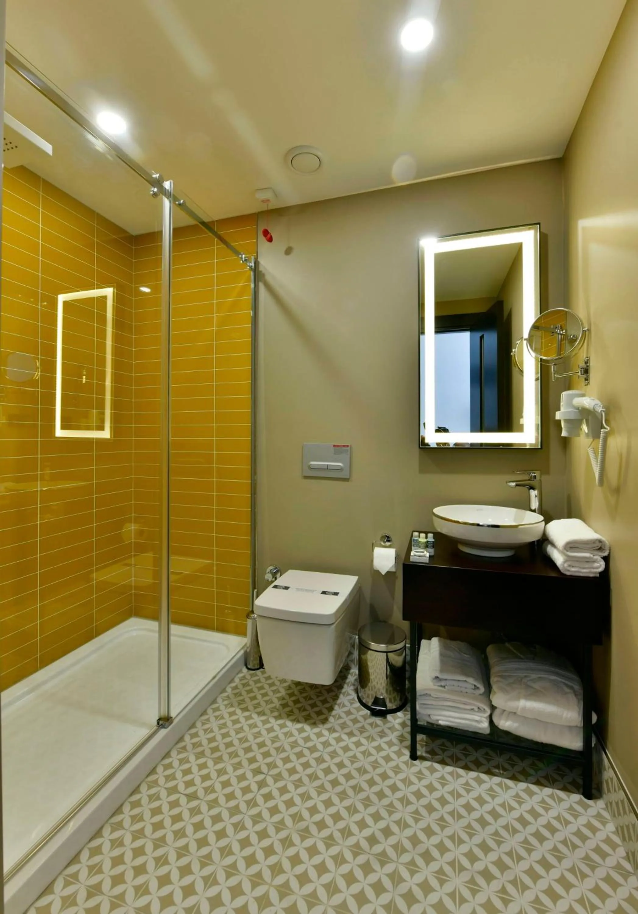 Shower in Ghan Hotel