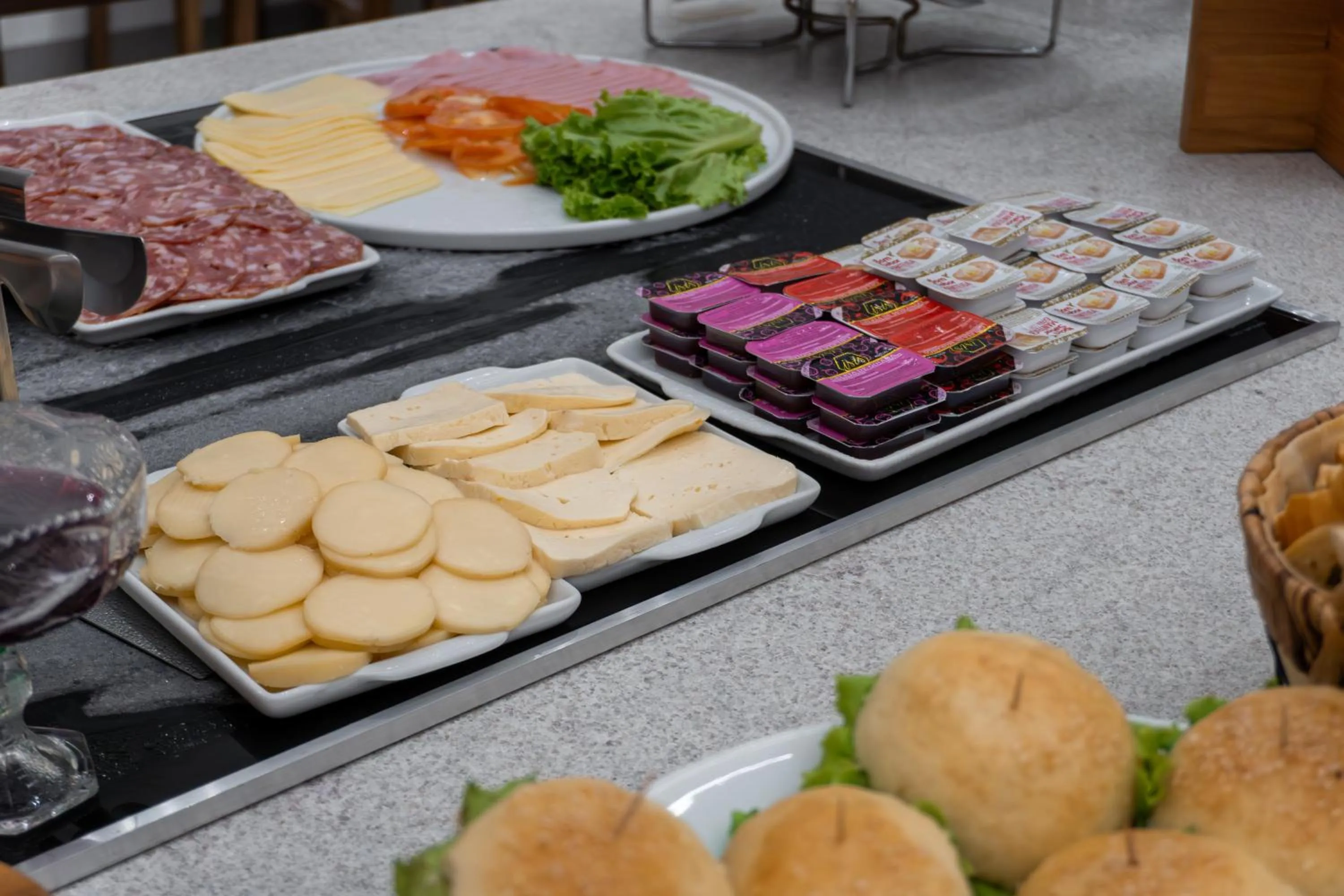 Food and drinks in Hotel Mandino