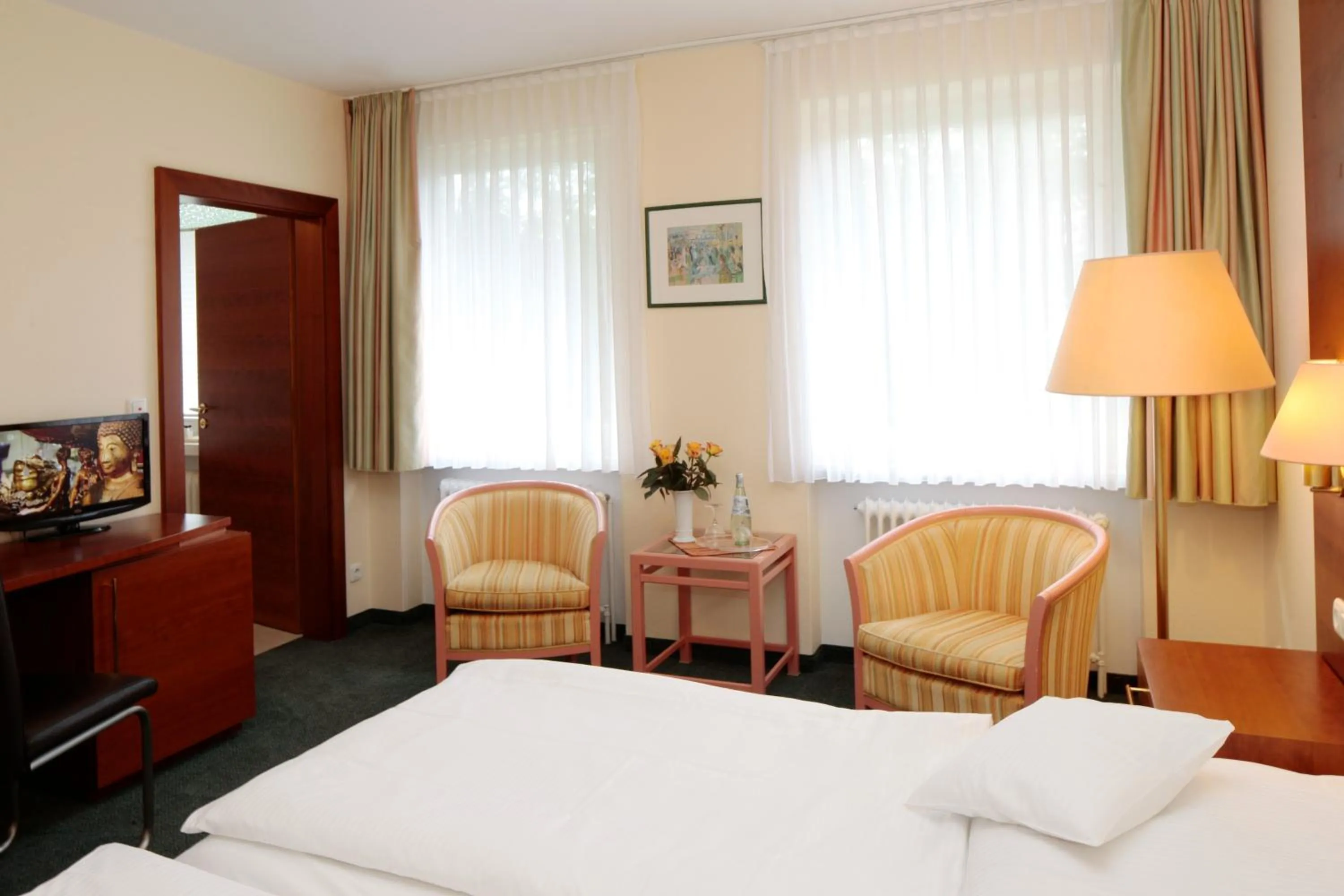 Photo of the whole room, Bed in Ringhotel Fährhaus