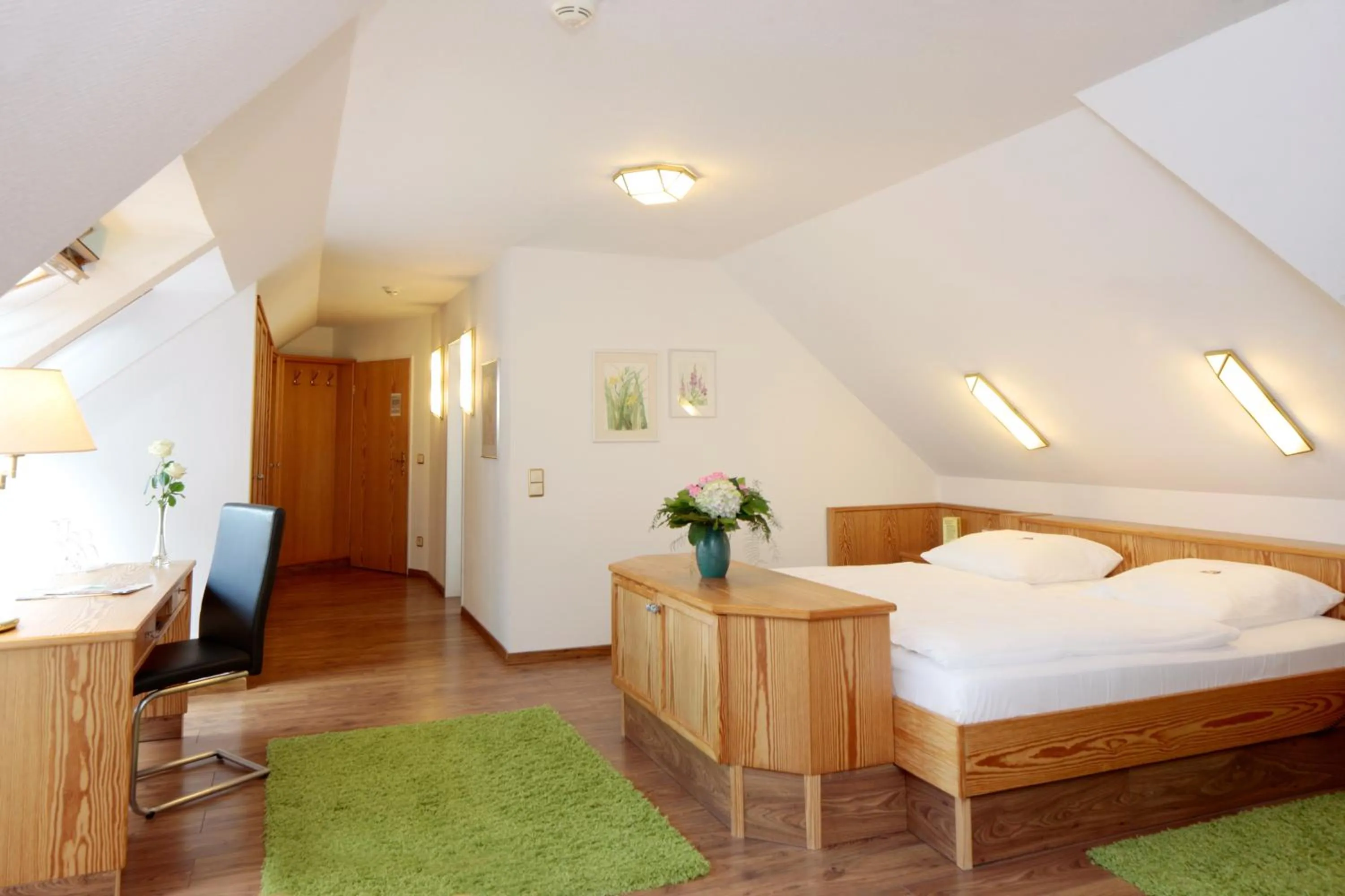Photo of the whole room, Bed in Ringhotel Fährhaus