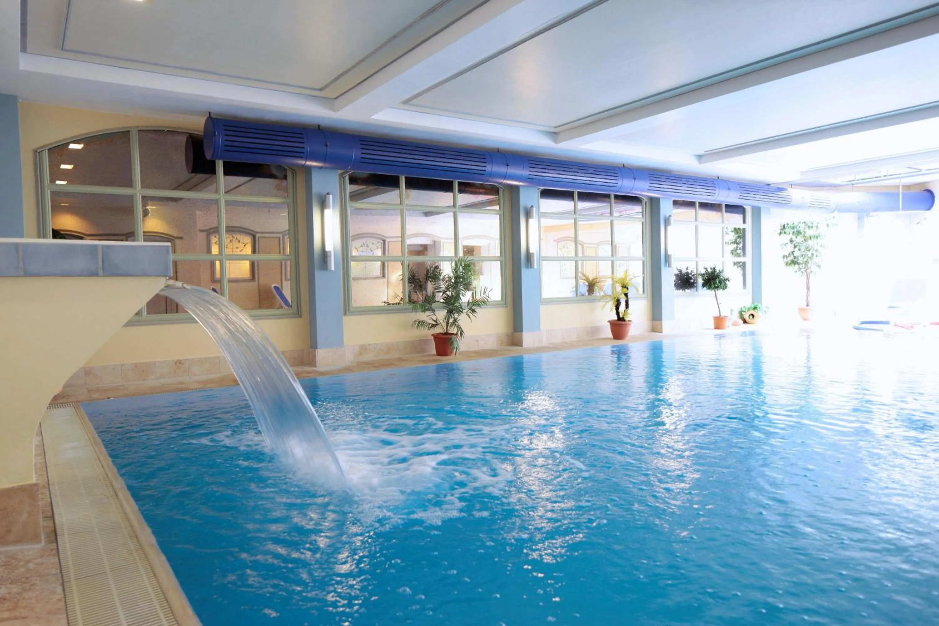 Swimming pool in Ringhotel Fährhaus