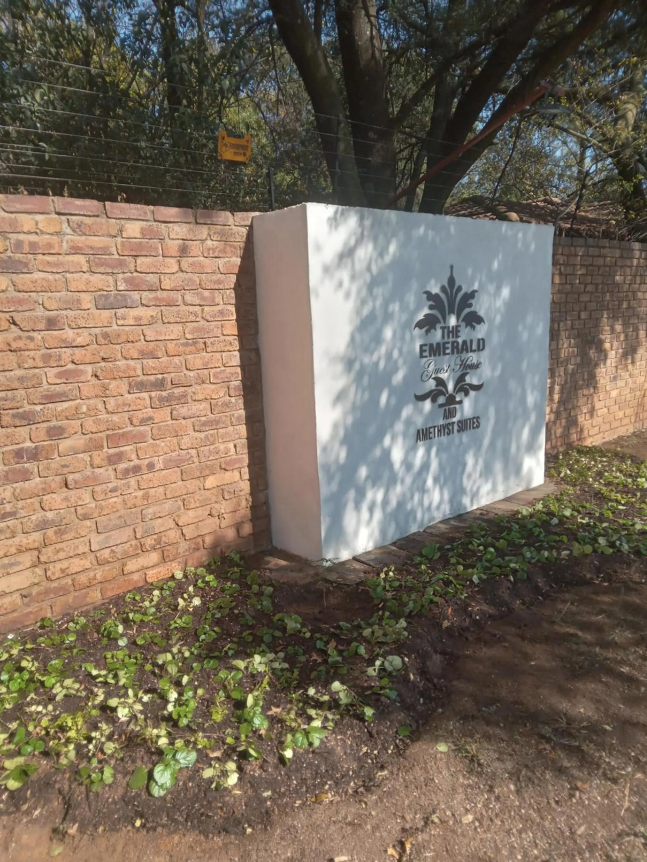 Emerald Guest House Springs