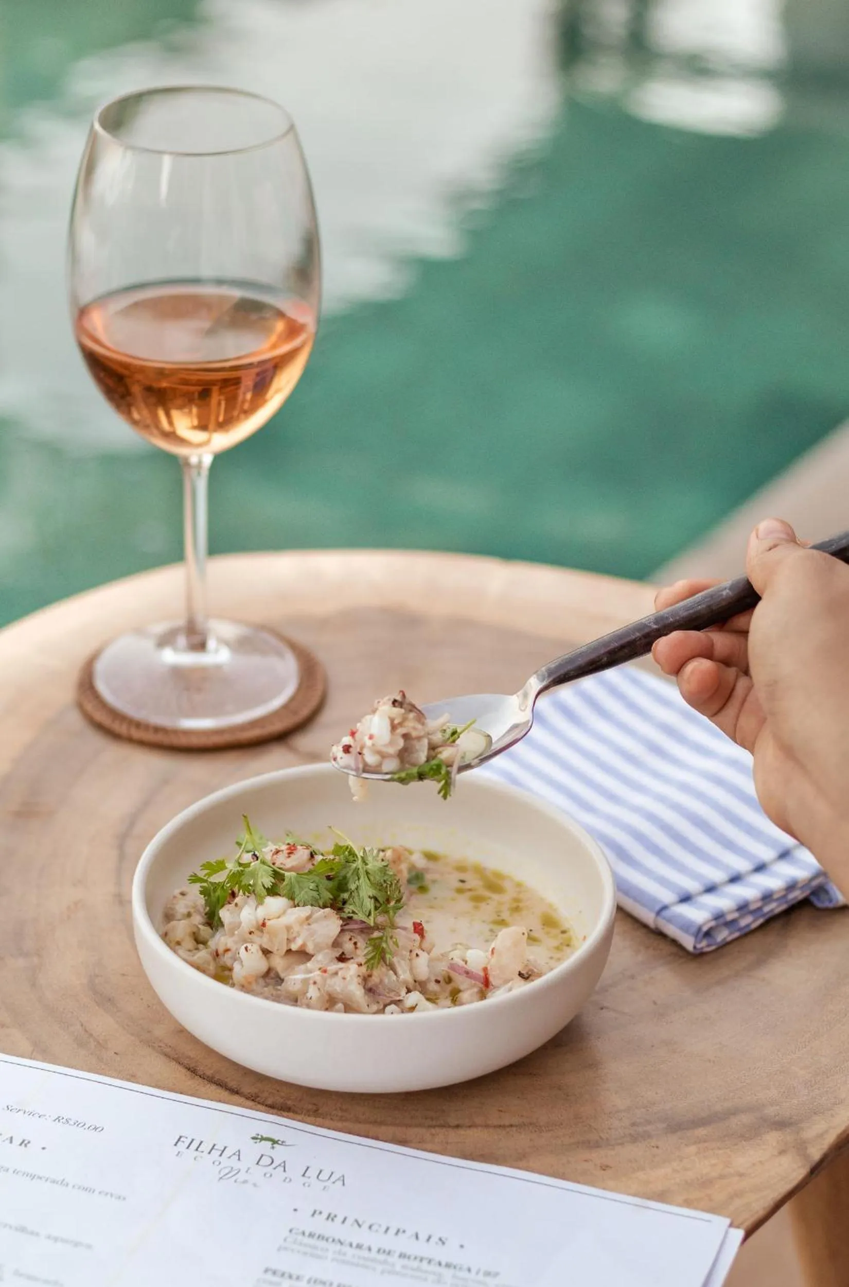 Restaurant/places to eat in Filha Da Lua Ecolodge